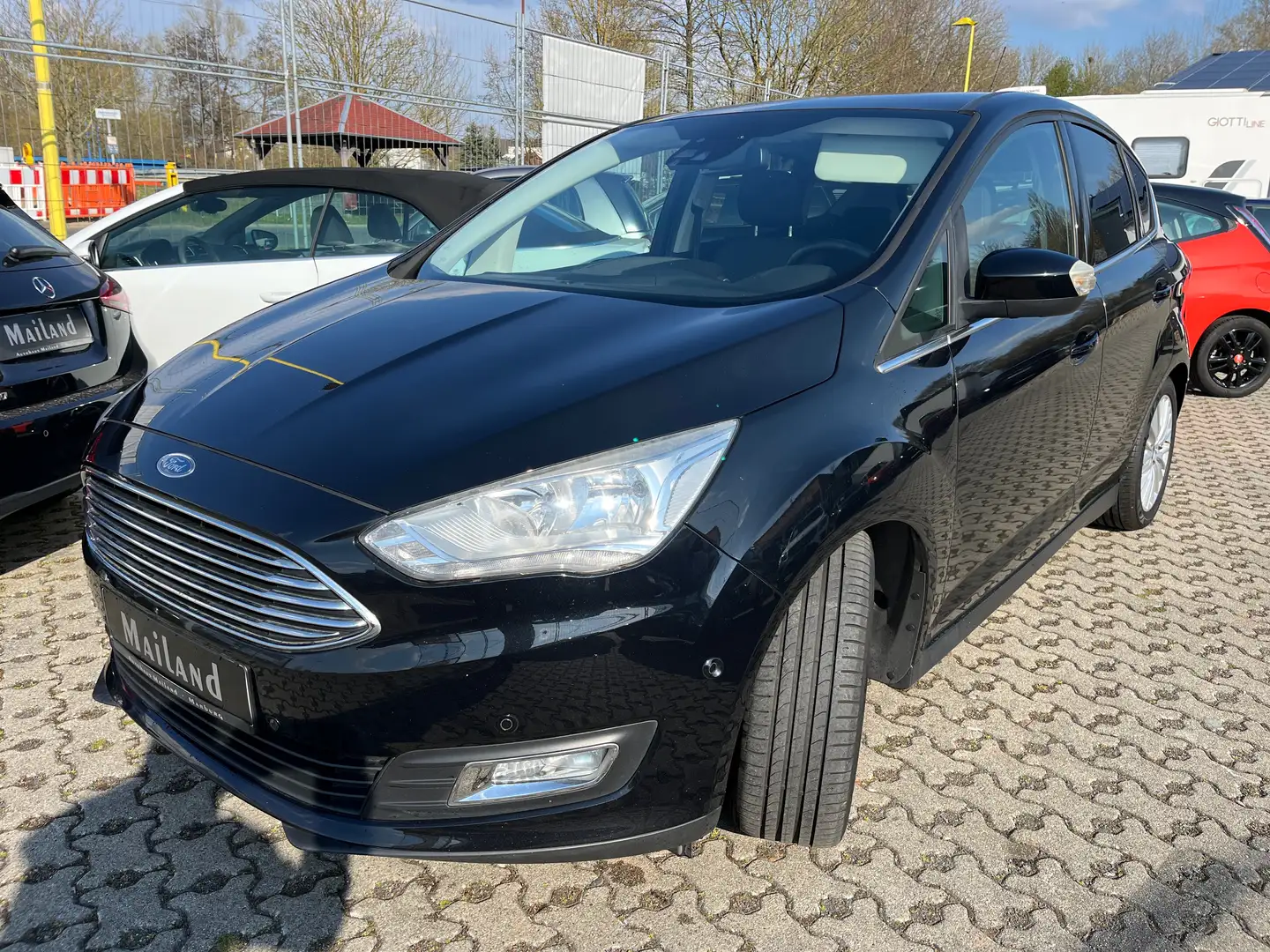 Ford C-Max Titanium Schwarz - 1