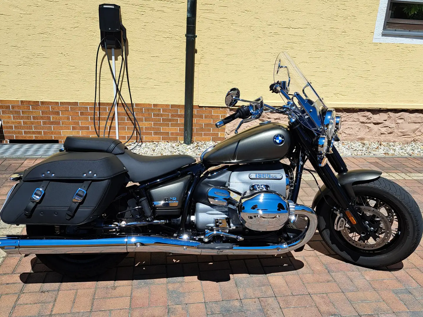 BMW R 18 Classic R 18 classic/Manhattan metallic matt/Trittbretter Gris - 1
