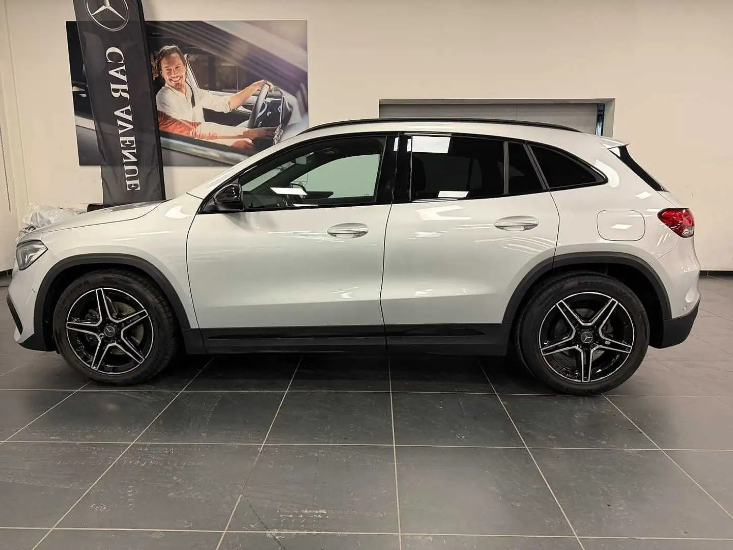 Mercedes-Benz GLA 180 d AMG Line Argent - 2