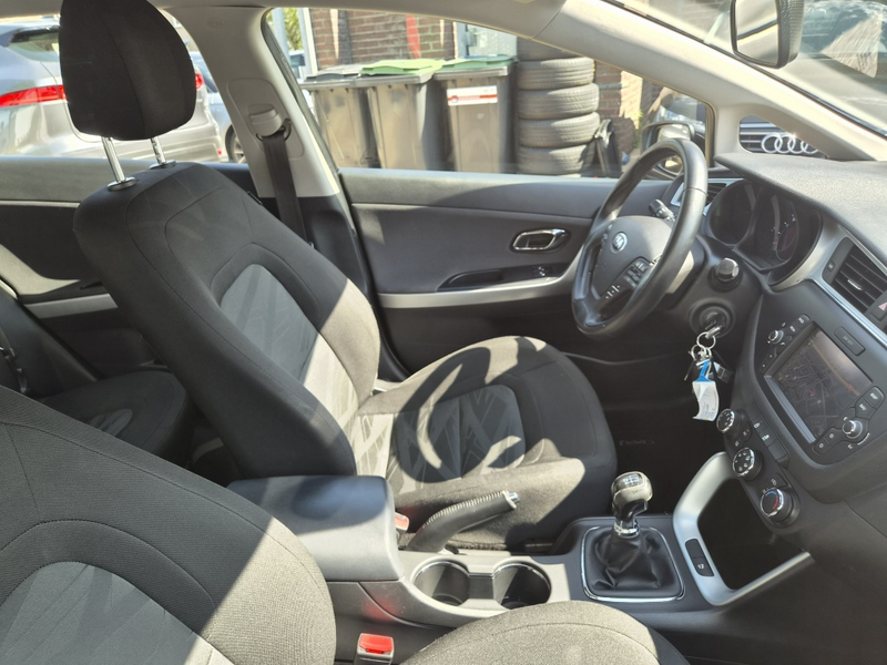 Kia Ceed SW / cee'd SW Sportswagon 1.6 GDI First Ed. — photo 2