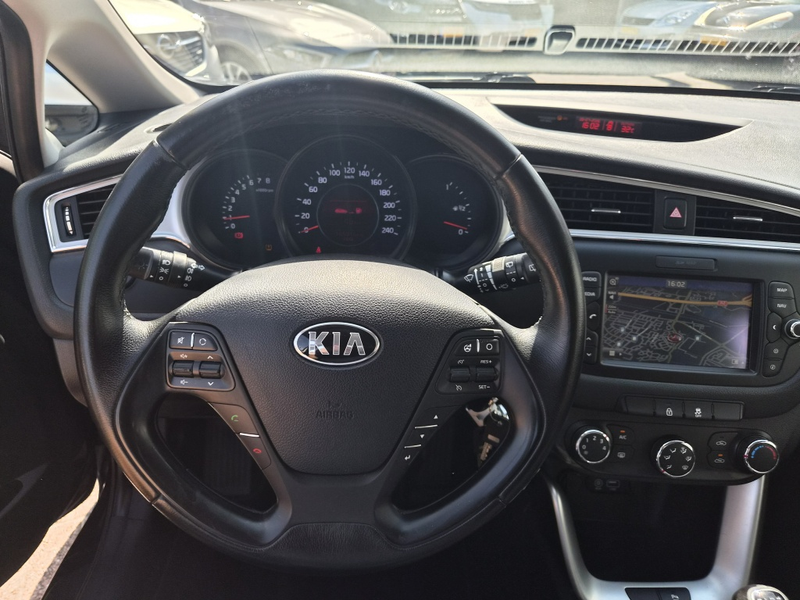 Kia Ceed SW / cee'd SW Sportswagon 1.6 GDI First Ed. — photo 4