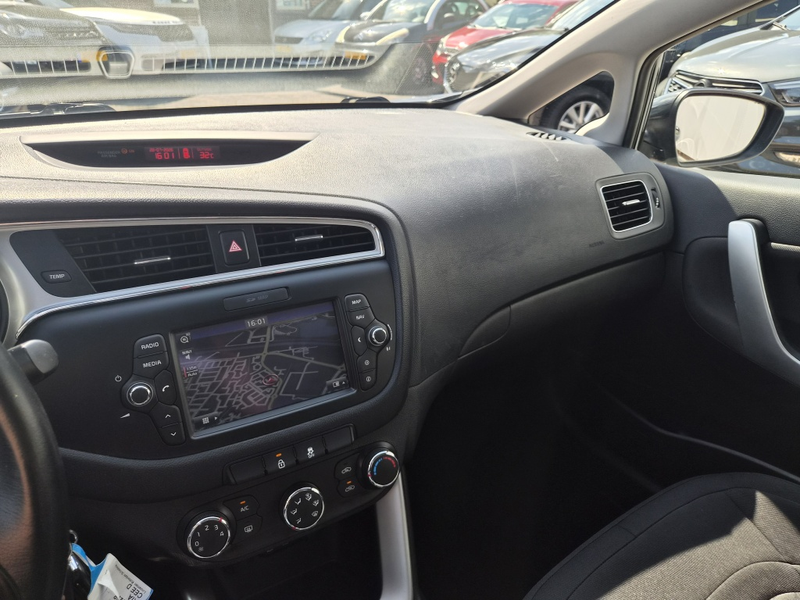 Kia Ceed SW / cee'd SW Sportswagon 1.6 GDI First Ed. — photo 9