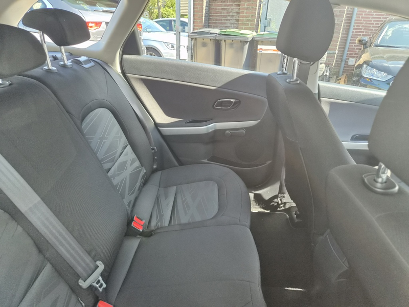 Kia Ceed SW / cee'd SW Sportswagon 1.6 GDI First Ed. — photo 3