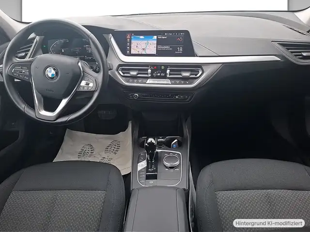 BMW 1 Series view 10