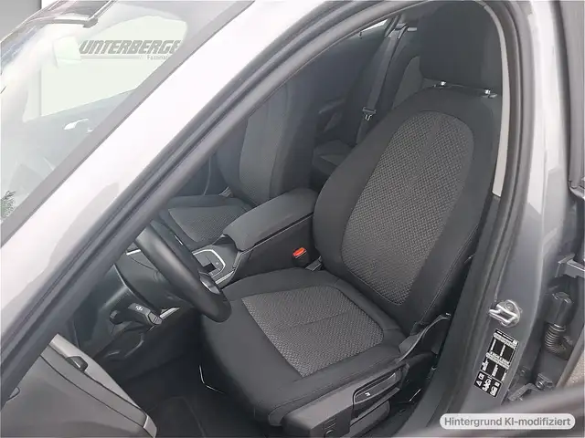 BMW 1 Series view 11