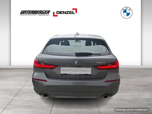 BMW 1 Series view 5