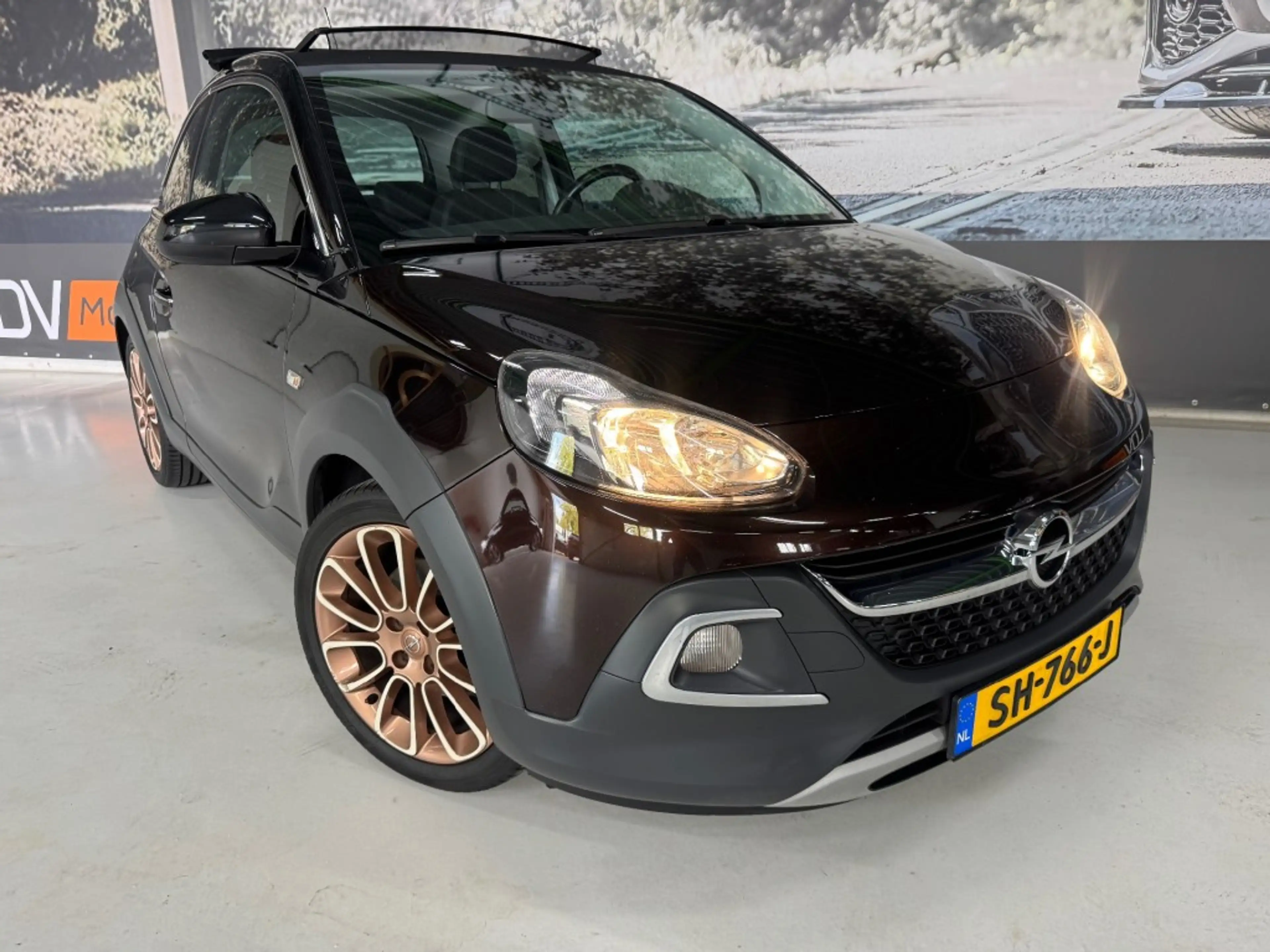 Opel Adam 1.0 TURBO ROCKS / Cruise / Bluetooth / 17 inch / A — photo 9