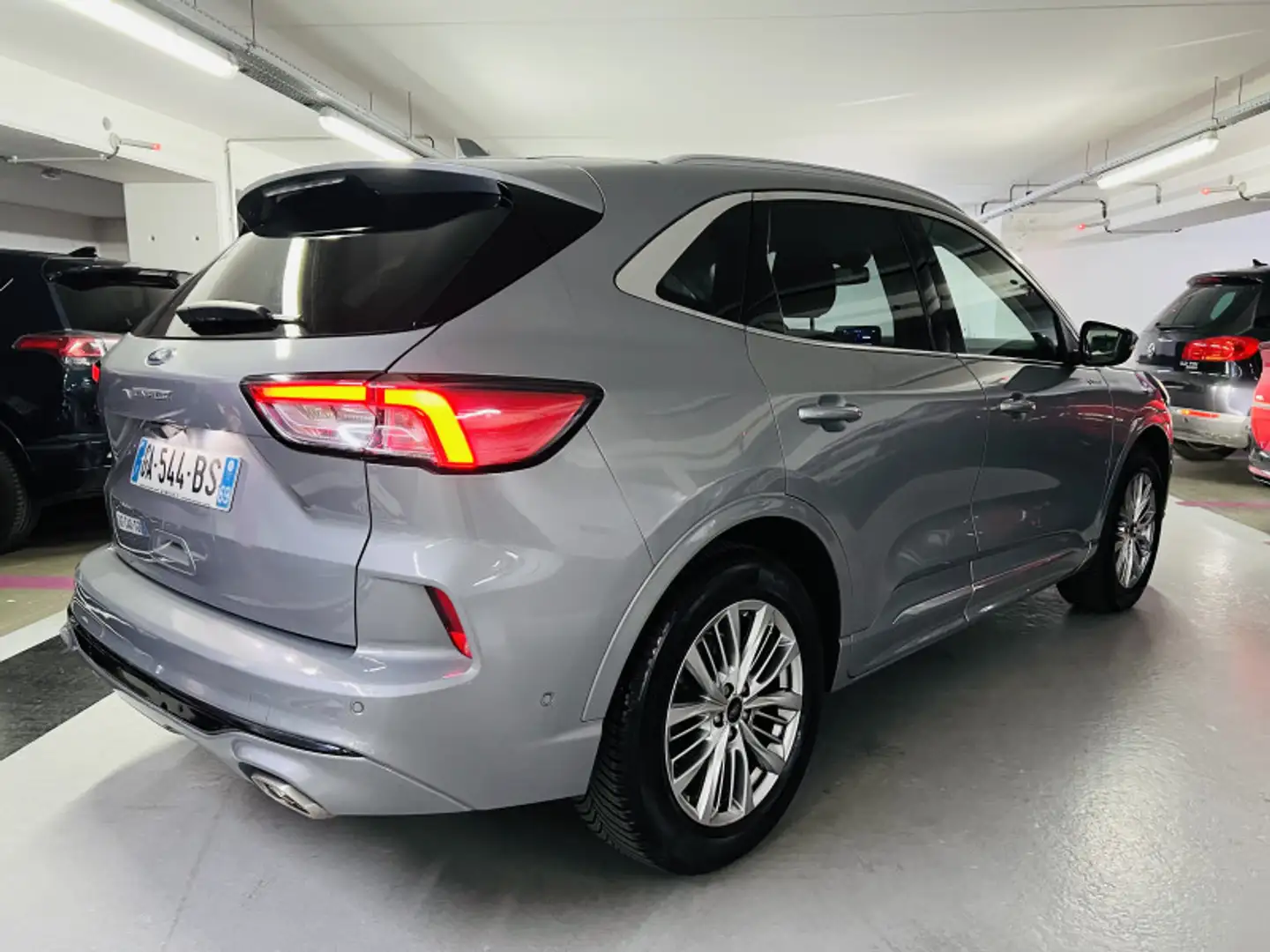 Ford Kuga 2.5 DURATEC 190CH FHEV VIGNALE BVA I-AWD (4X4)***TVA récupèrable*** Grijs - 2