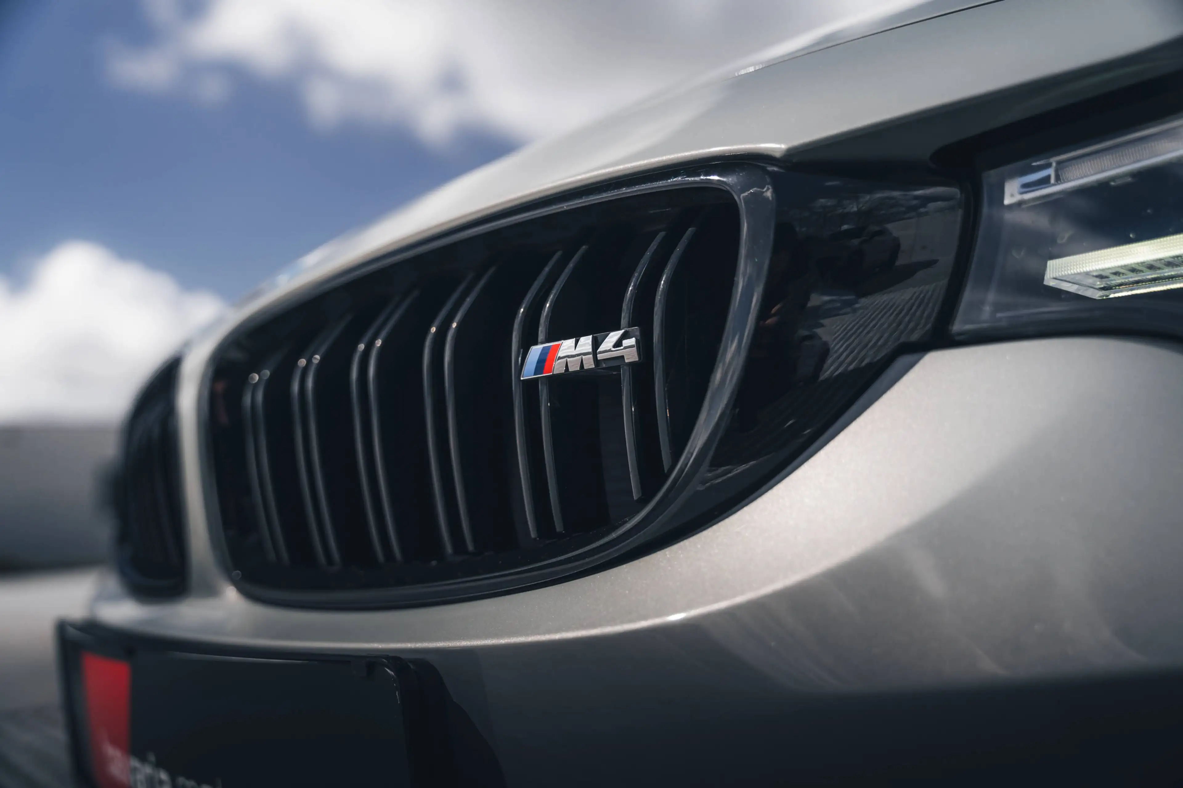 BMW M4 CS / Lime Rock Grey / Head-Up / Alcantara / 20" — photo 4