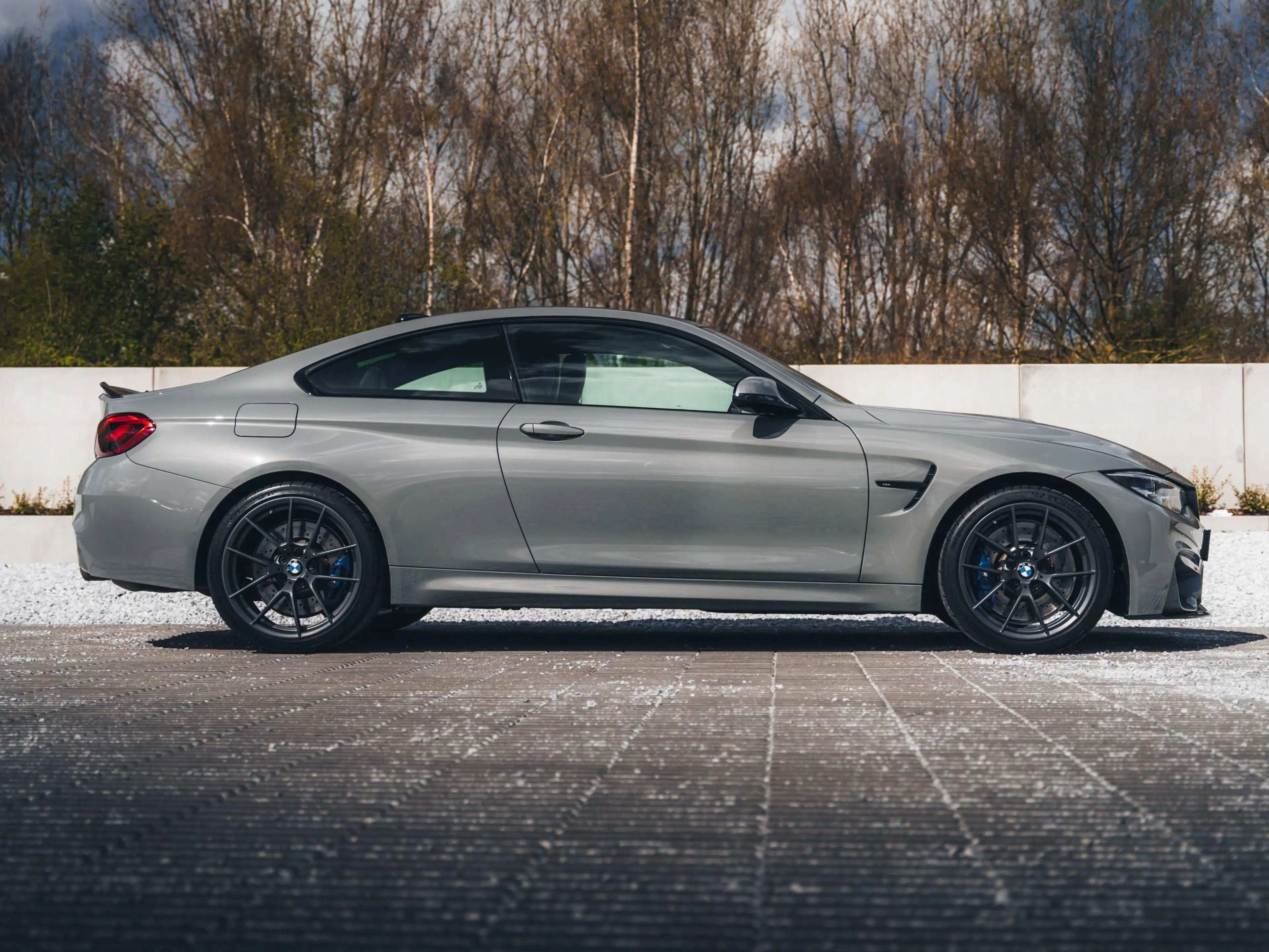 BMW M4 CS / Lime Rock Grey / Head-Up / Alcantara / 20" — photo 5