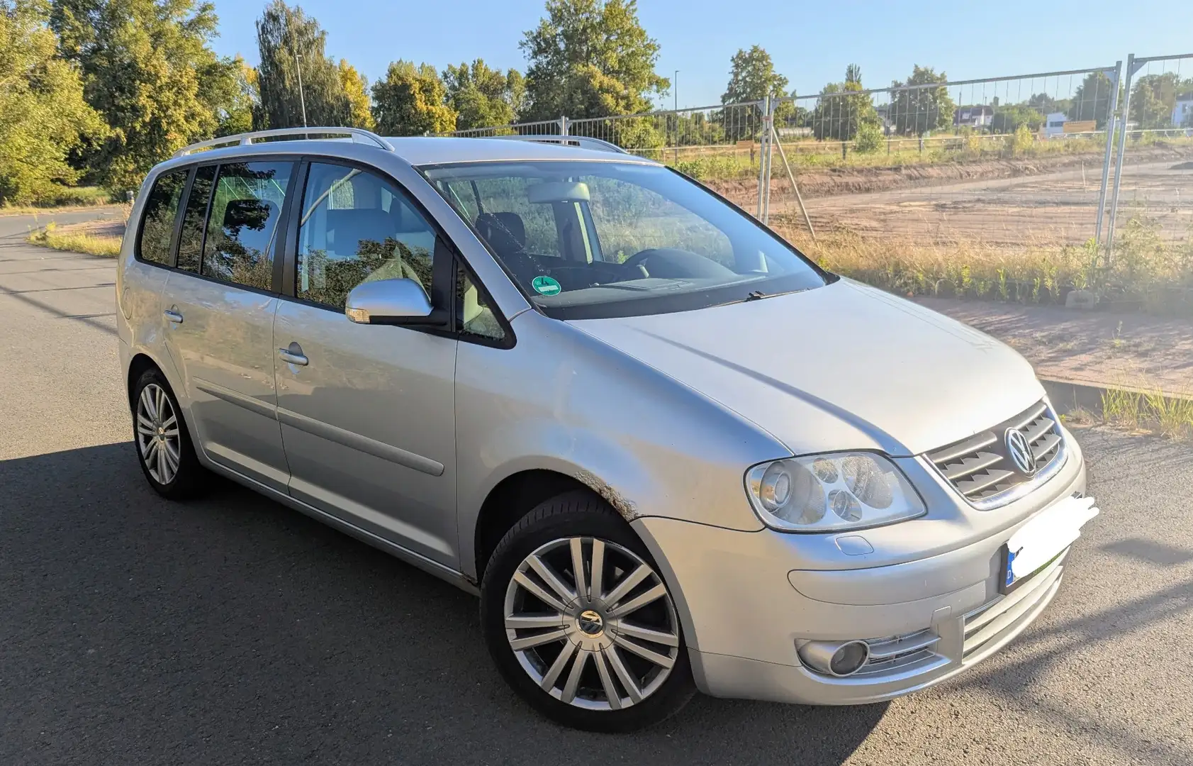 Volkswagen Touran 2.0 TDI Highline - 1