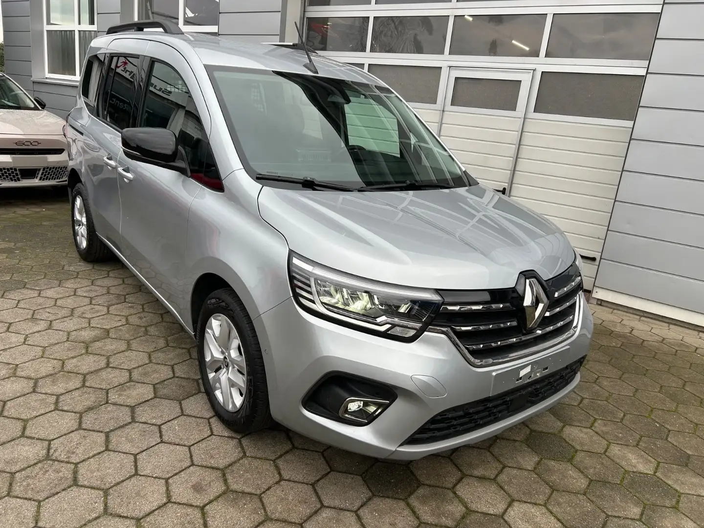 Renault Kangoo III Techno Tce130  Automatik 4+1 Sitzer Plateado - 1