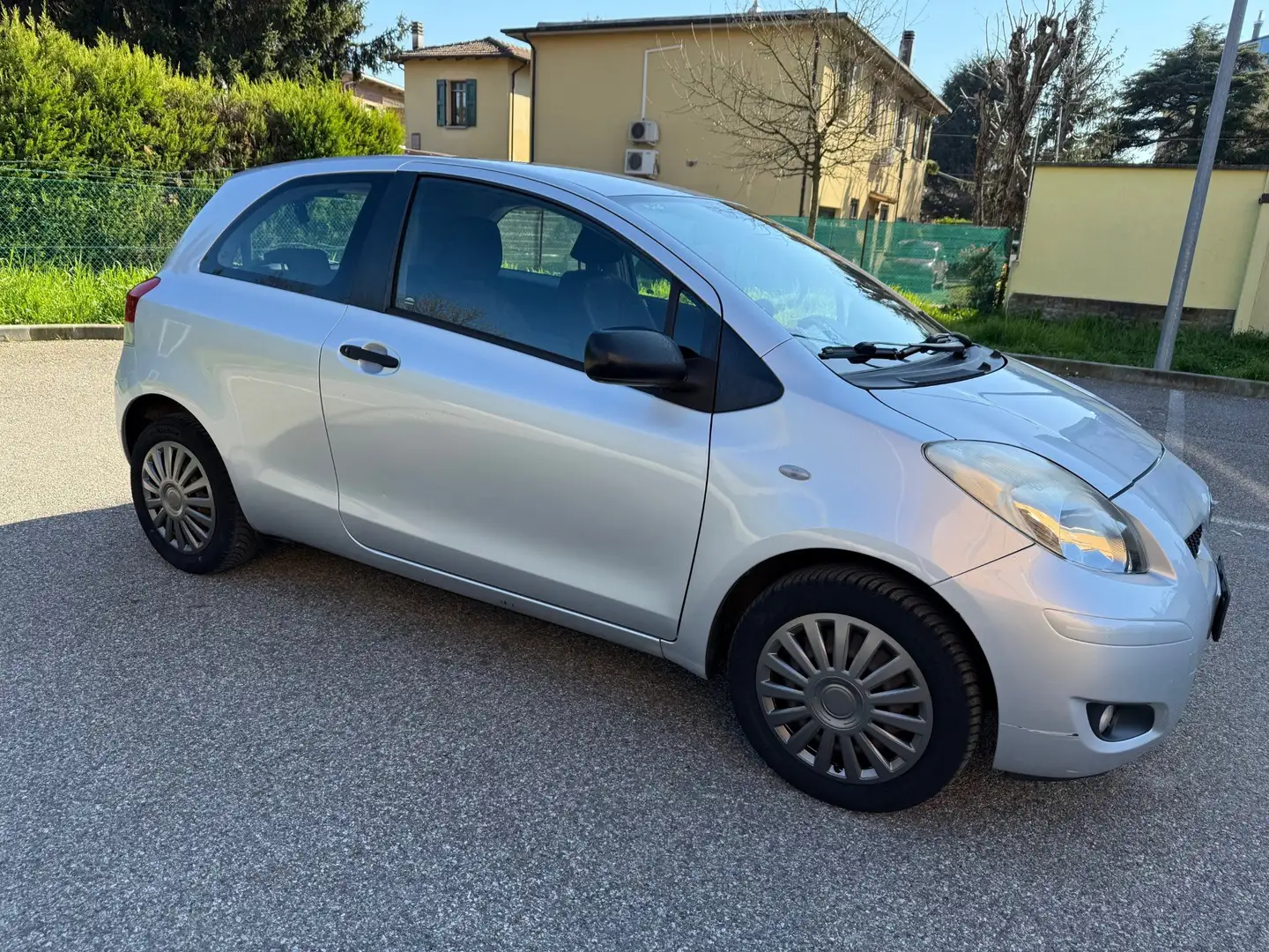 Toyota Yaris 1.0 Gpl - NEOPATENTATI - 12 MESI DI GARANZIA - Stříbrná - 2