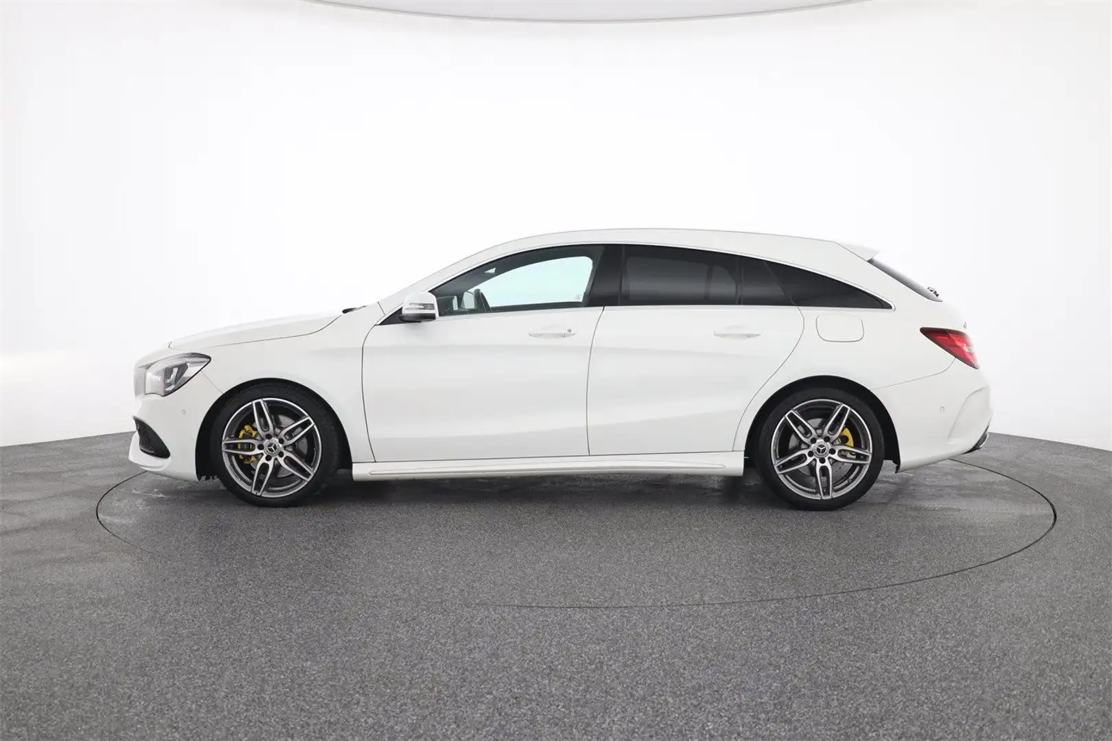 Mercedes-Benz CLA 220 d Shooting Brake 4M Weiß - 2