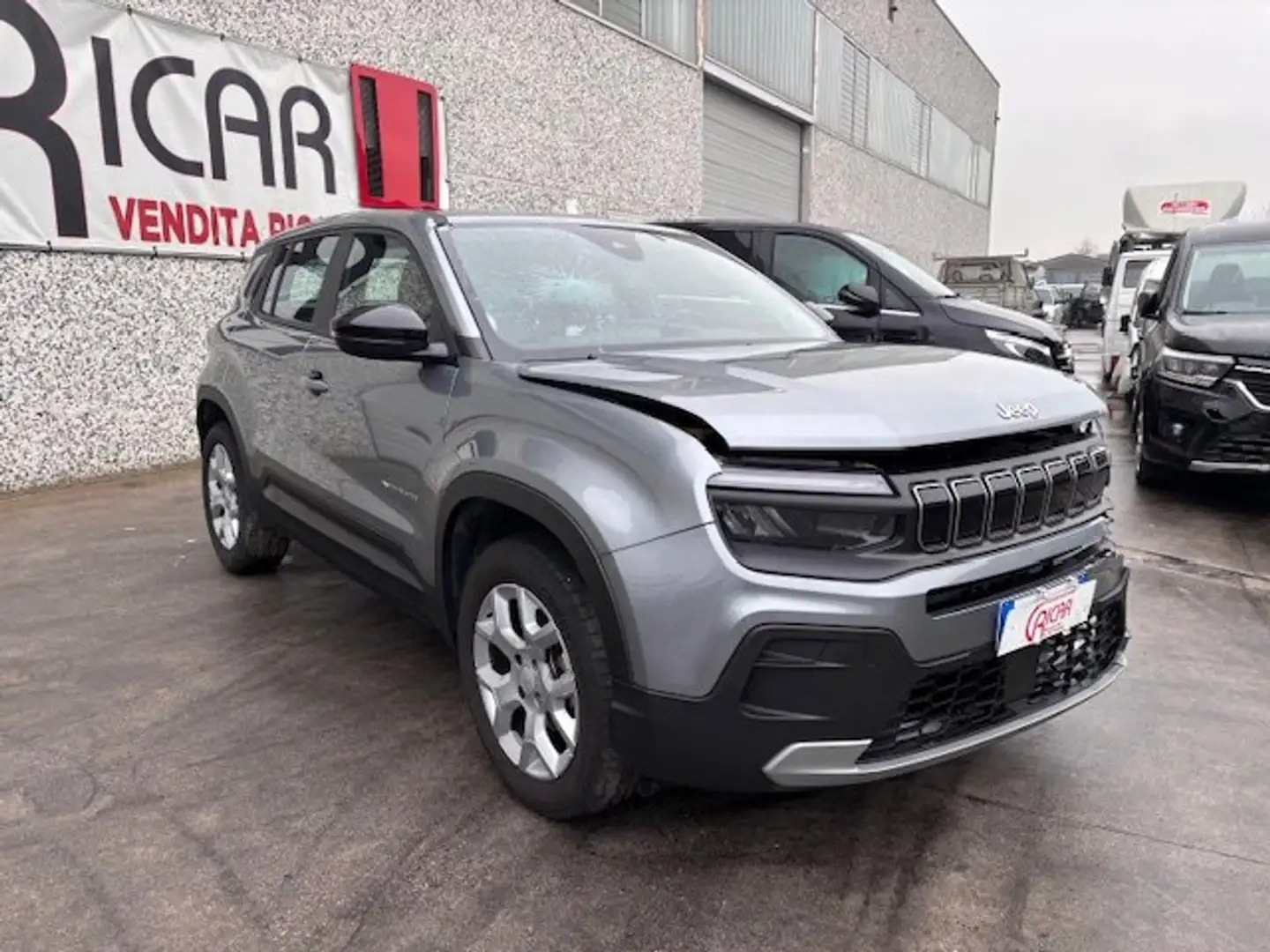 Jeep Avenger Avenger 1.2 turbo Altitude fwd 100cv Grau - 1