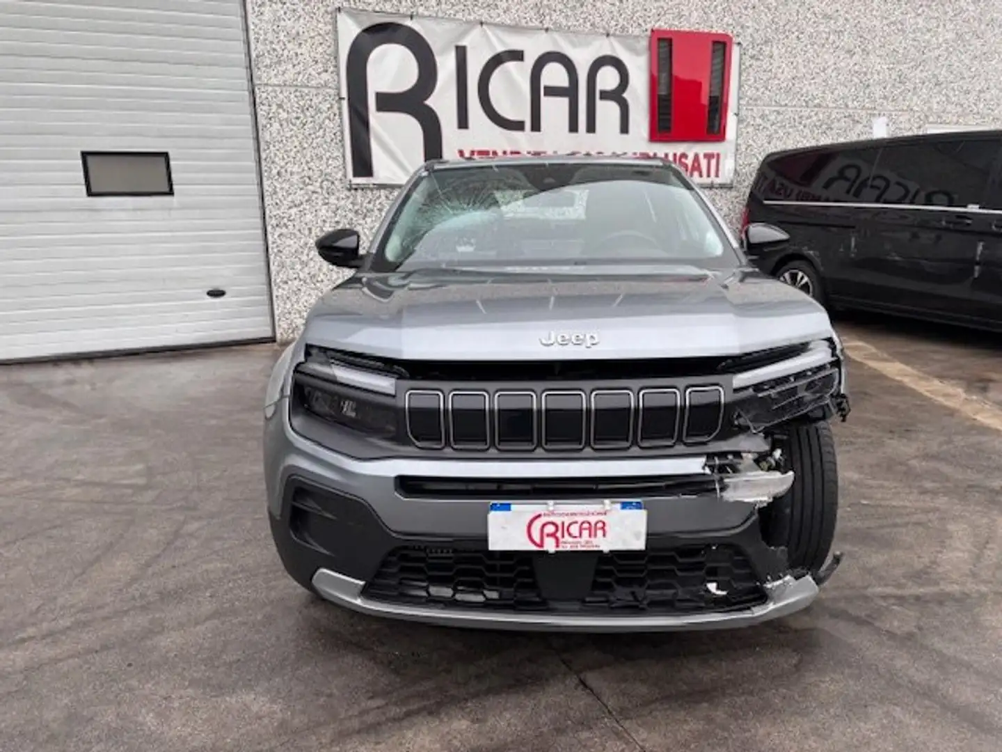 Jeep Avenger Avenger 1.2 turbo Altitude fwd 100cv Grau - 2