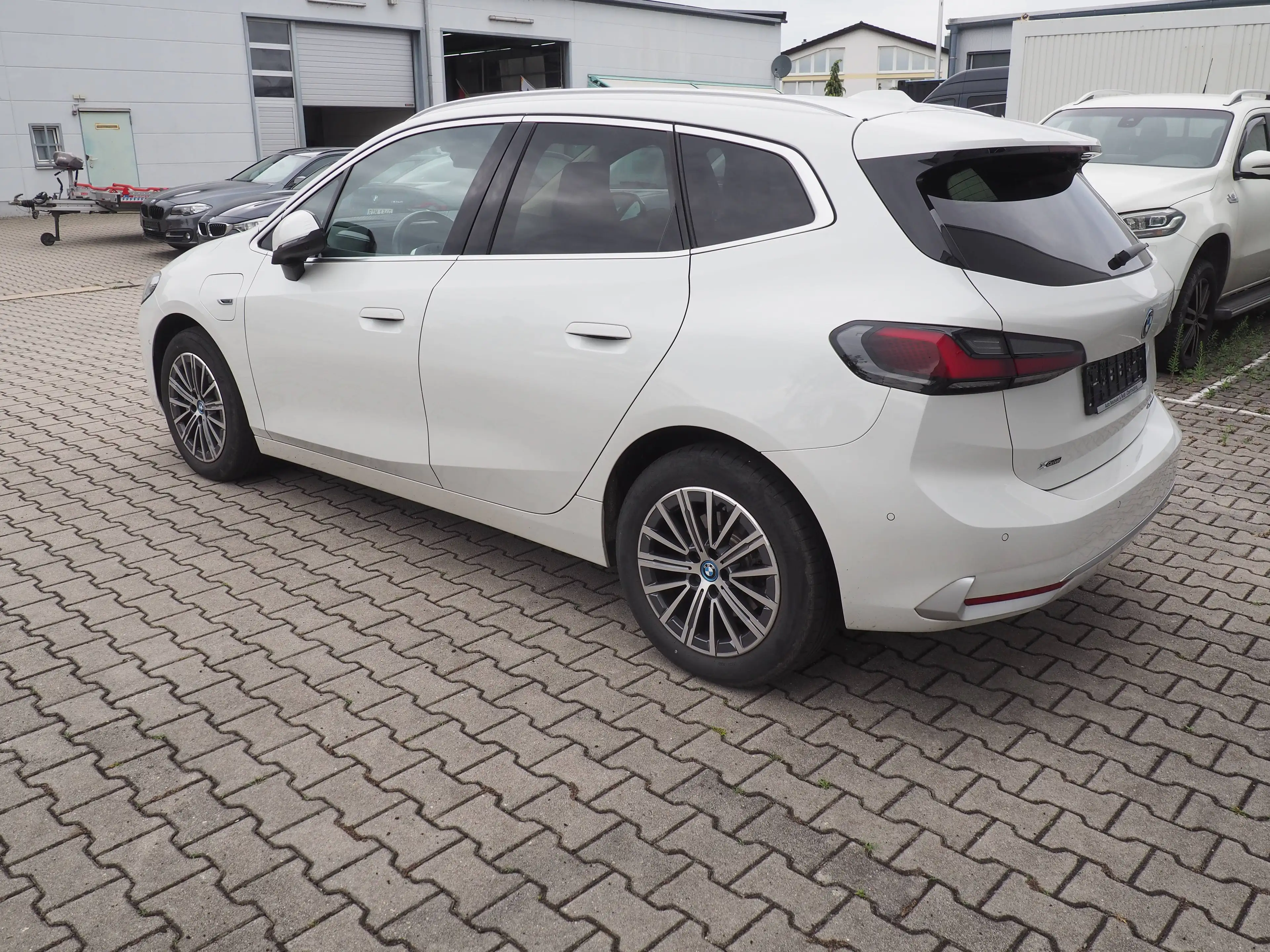 BMW 230 e xDrive Active Tourer Aut. Luxury Line*HarmanKardon*AHKschwenk*Panorama*Massage*360°* — photo 5