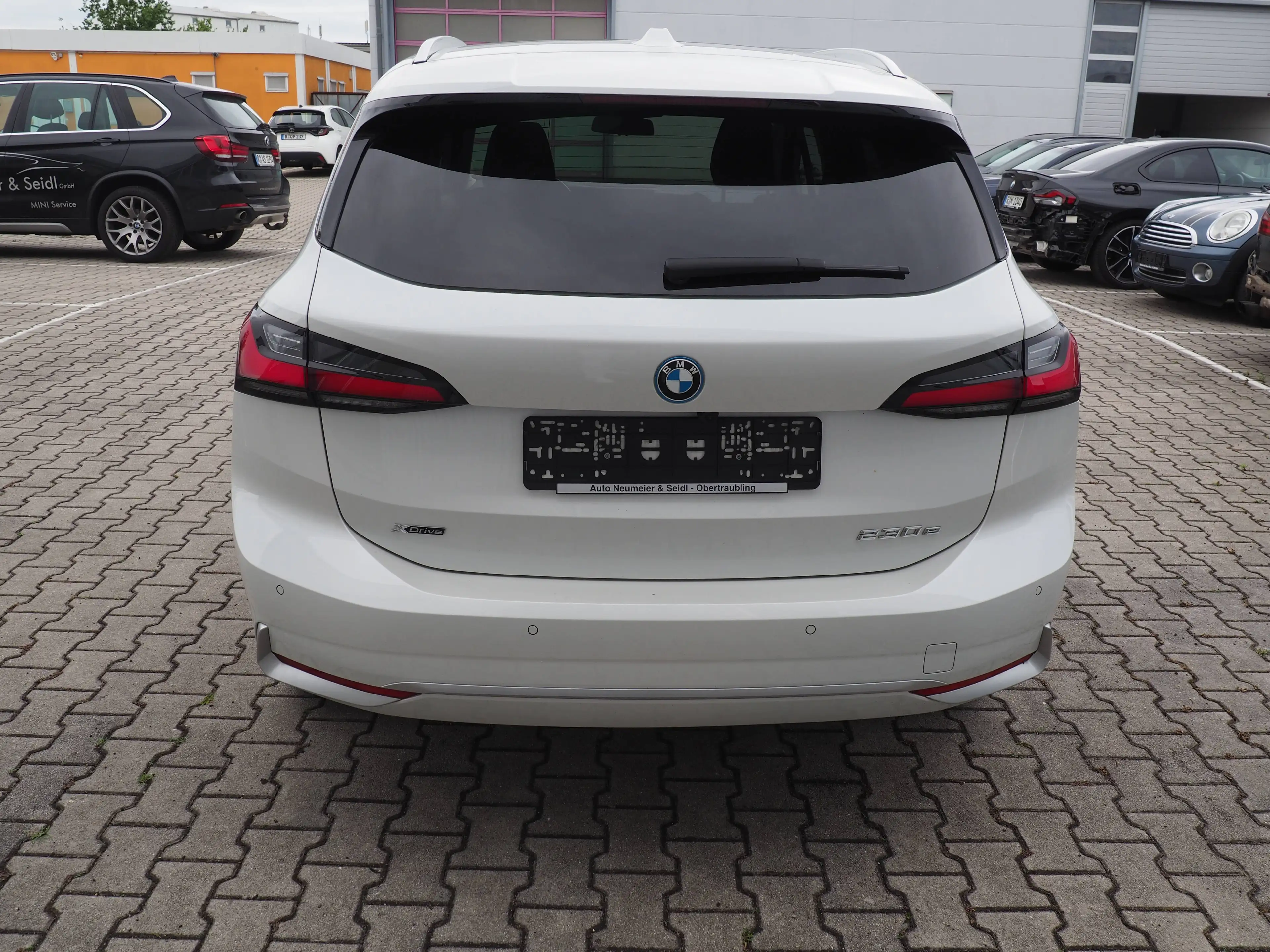 BMW 230 e xDrive Active Tourer Aut. Luxury Line*HarmanKardon*AHKschwenk*Panorama*Massage*360°* — photo 6