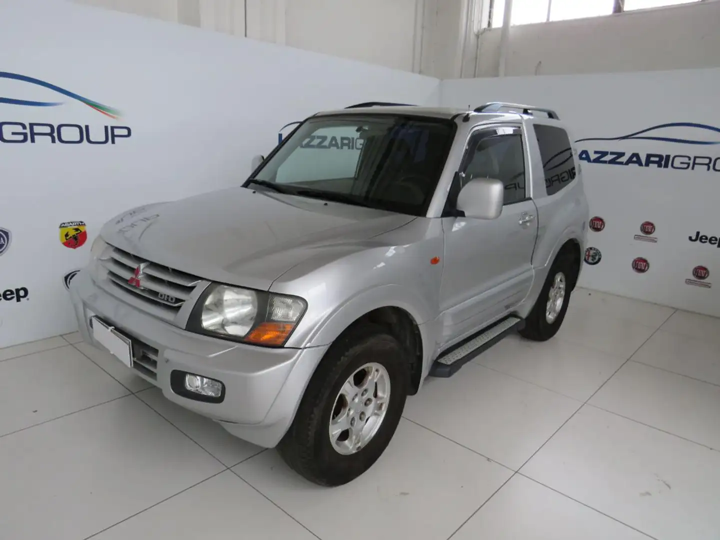 Mitsubishi Pajero 3.2 16V DI-D 3p. GLX Argento - 1