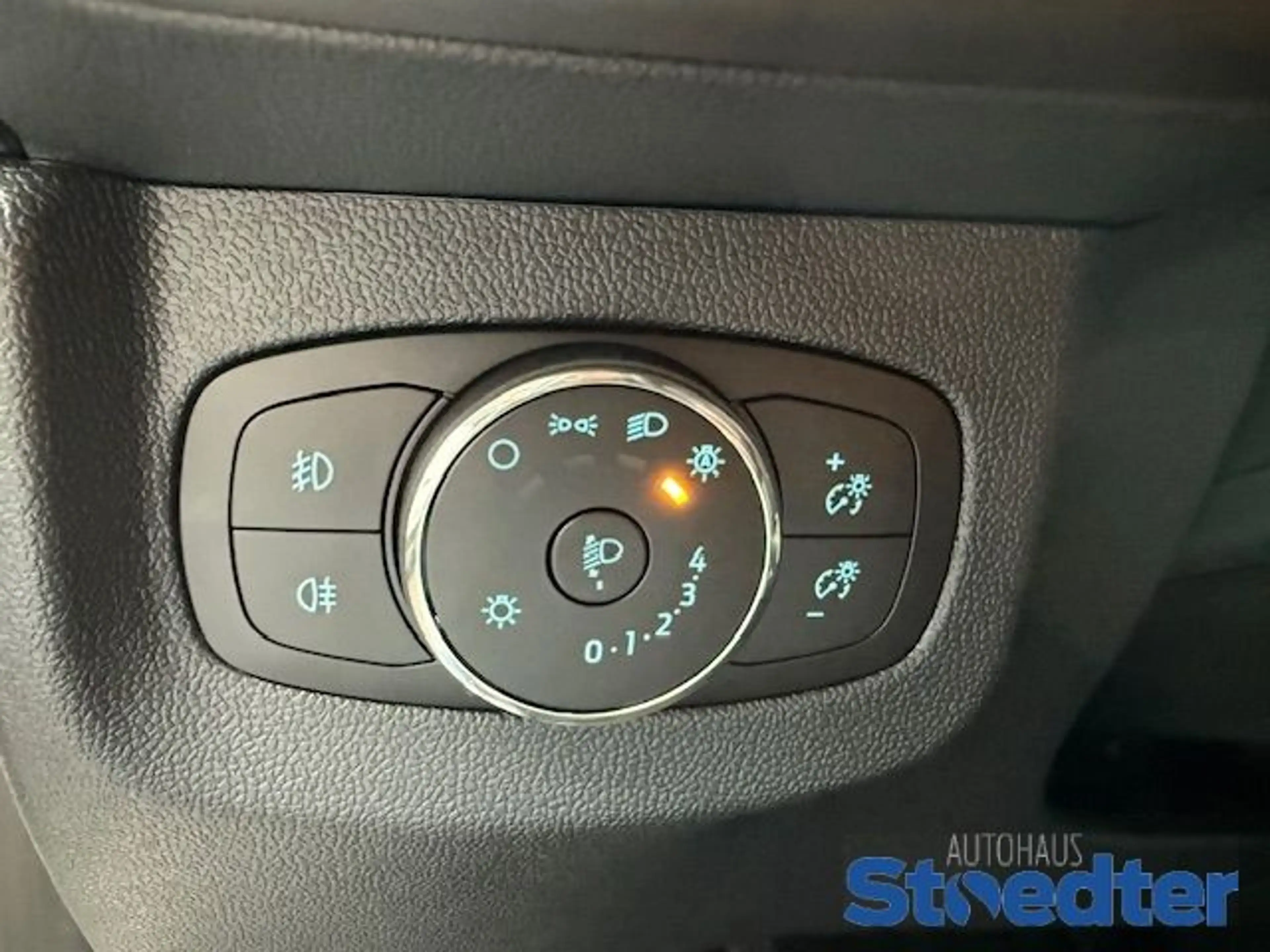 Ford Tourneo Courier Trend 1.0 EcoBoost 125PS Klimaau — photo 10