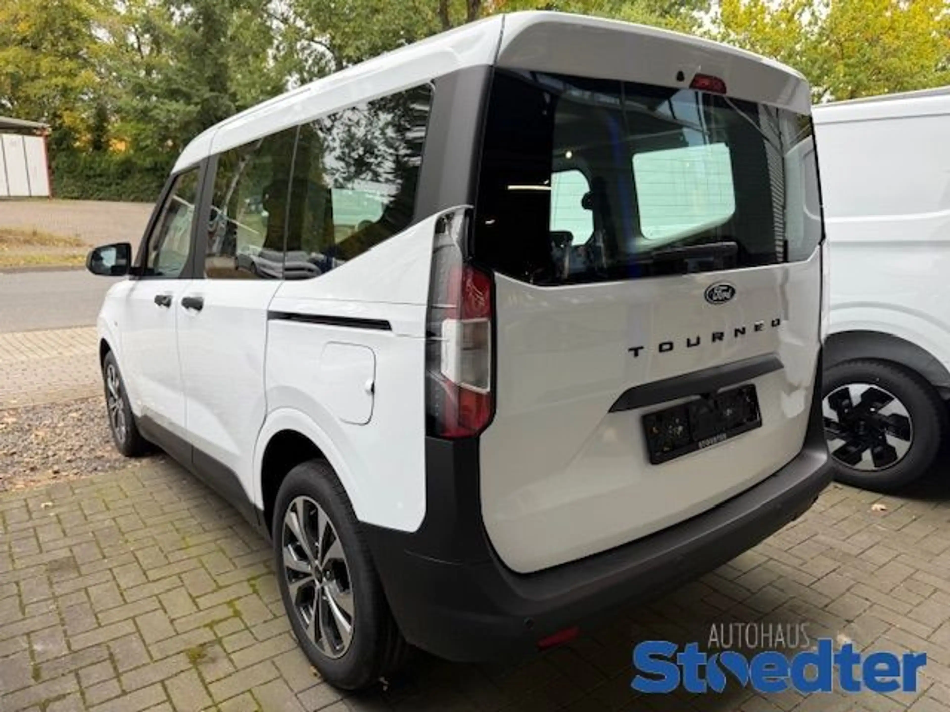 Ford Tourneo Courier Trend 1.0 EcoBoost 125PS Klimaau — photo 6