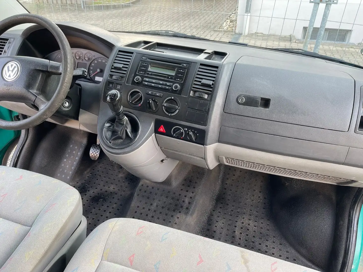 Volkswagen T5 Caravelle 9-Sitzer Klima SHZ Vert - 2