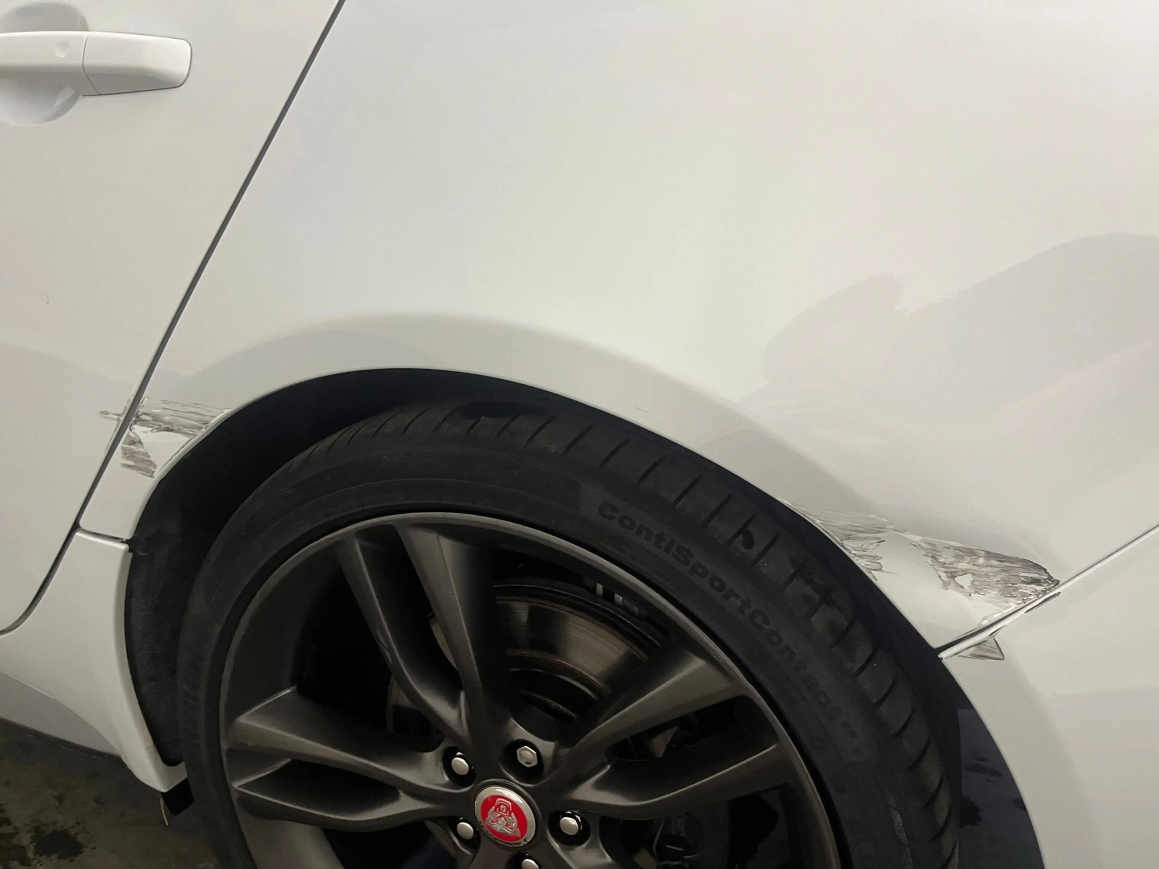 Jaguar XF Sportbrake 2.0t AWD 300 Sport - Front / Zij Schade — photo 11