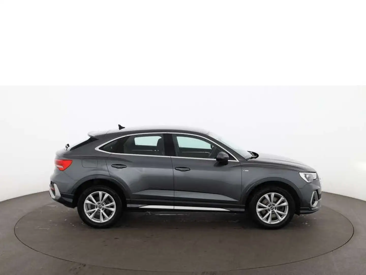 Audi Q3 Sportback 45 TFSI e S-Line Aut LED LEDER TEMP Grau - 2