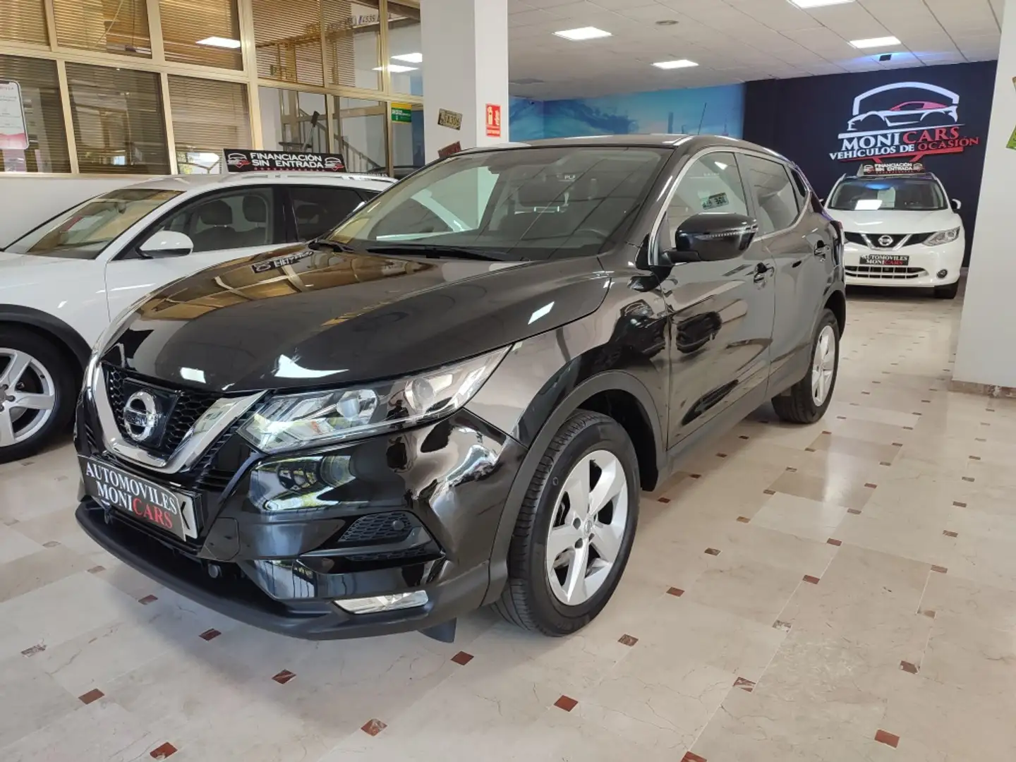 Nissan Qashqai 1.2 DIG-T Acenta 4x2 Schwarz - 1
