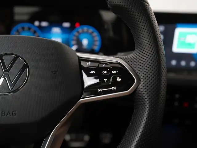 Volkswagen Golf view 9