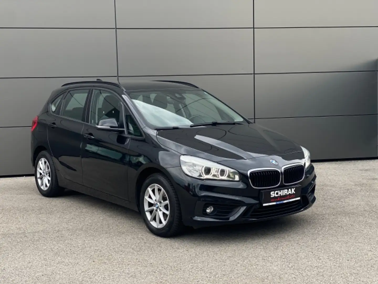 BMW 218 d (F45) Active Tourer Advantage Aut. Černá - 1