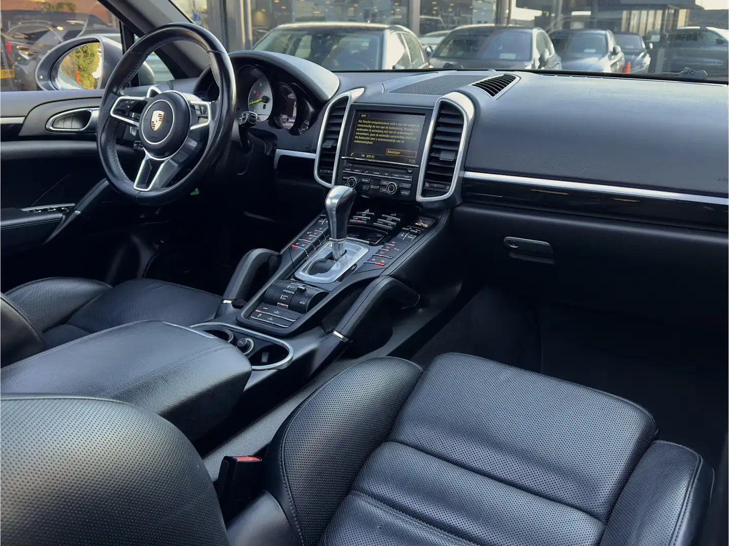 Porsche Cayenne 3.0 S AUT8 E-HYBRID PANODAK LEDER NAVI CAMERA LED Grijs - 2