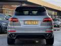Porsche Cayenne 3.0 S AUT8 E-HYBRID PANODAK LEDER NAVI CAMERA LED Grijs - thumbnail 7