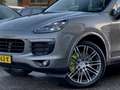 Porsche Cayenne 3.0 S AUT8 E-HYBRID PANODAK LEDER NAVI CAMERA LED Grijs - thumbnail 13