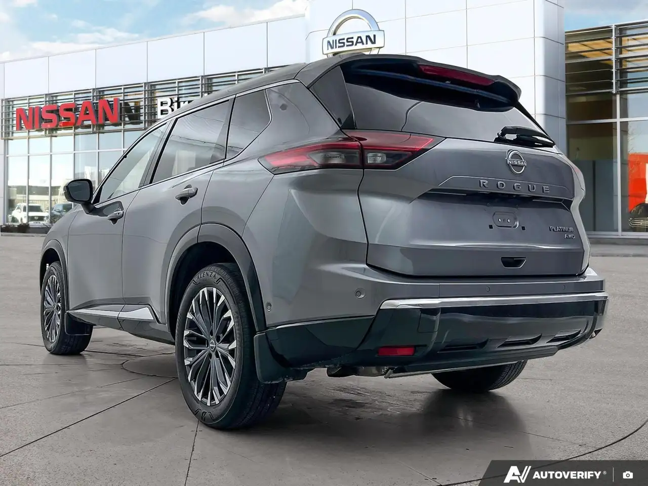 Nissan Rogue снимка Nissan Rogue