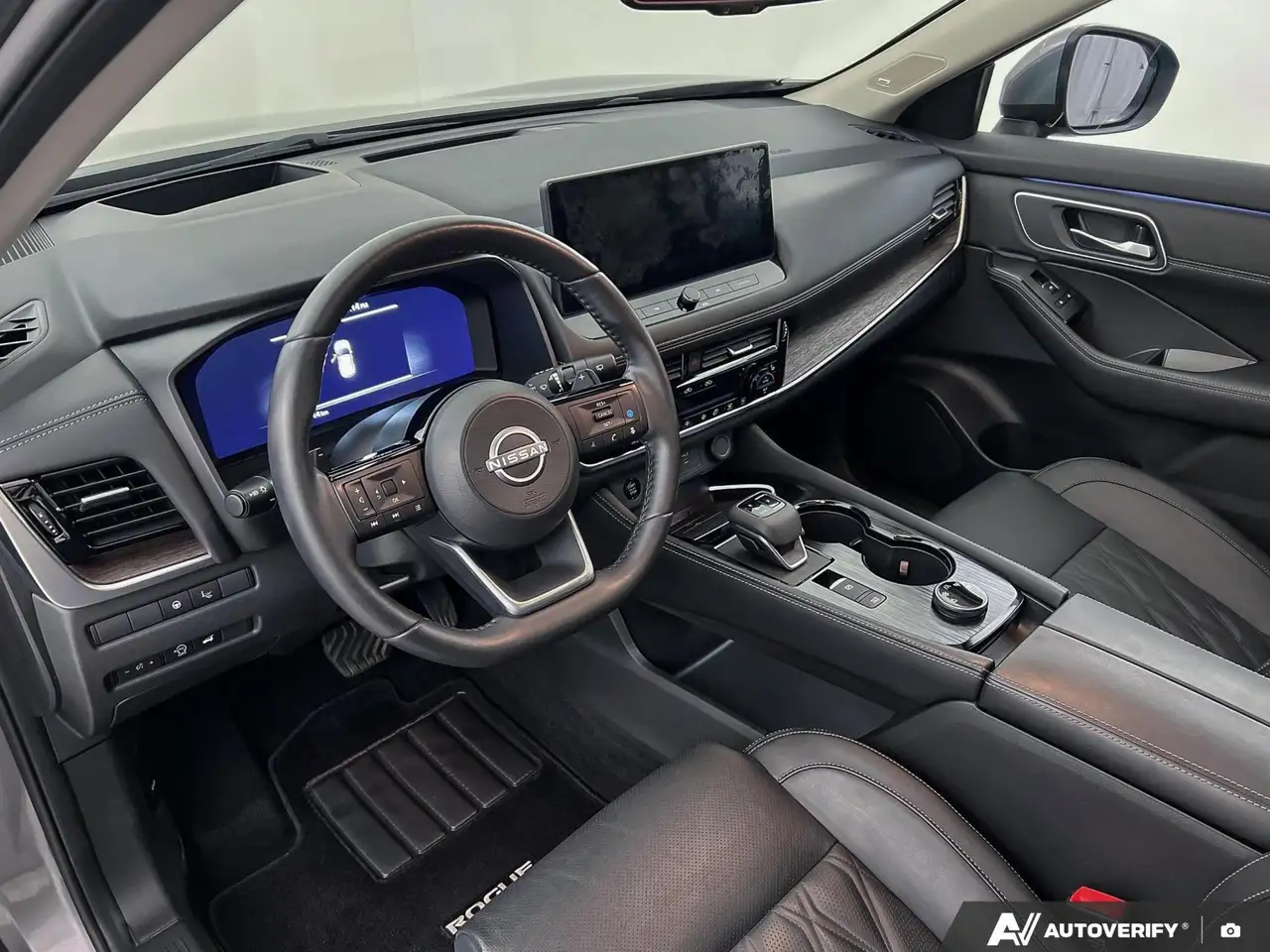 Nissan Rogue снимка Nissan Rogue