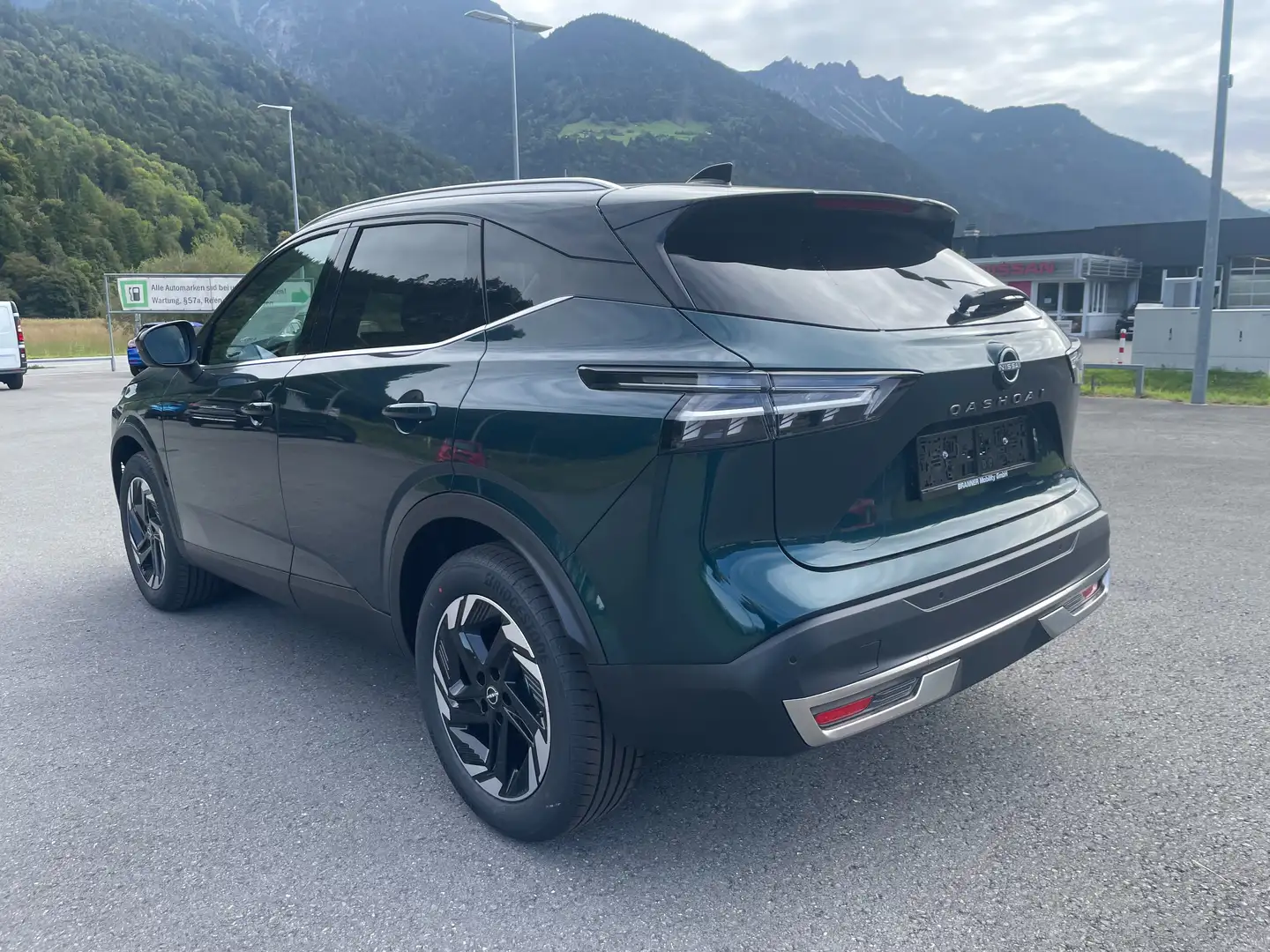 Nissan Qashqai Qashqai 1,3 DIG-T MHEV N-Connecta+ Xtronic 4x4 Grün - 2