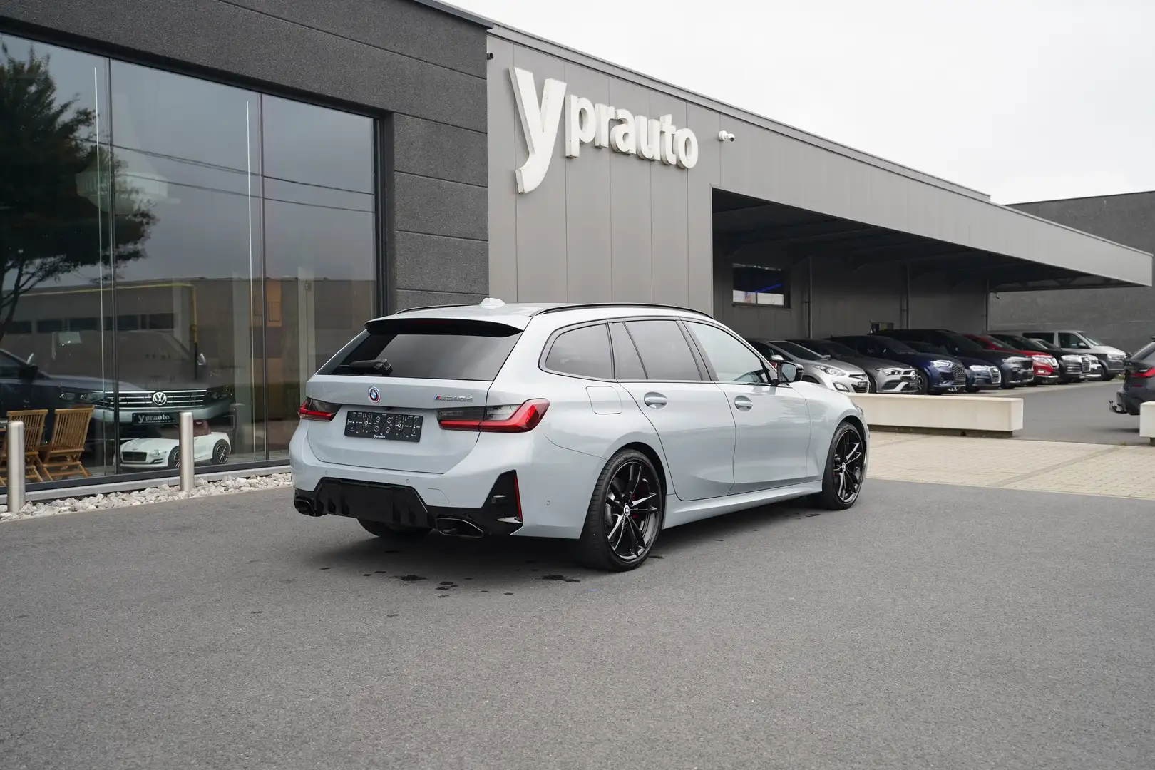 BMW 340 M340d Touring xDrive Lichte vracht ACC DAB Leder Grau - 2
