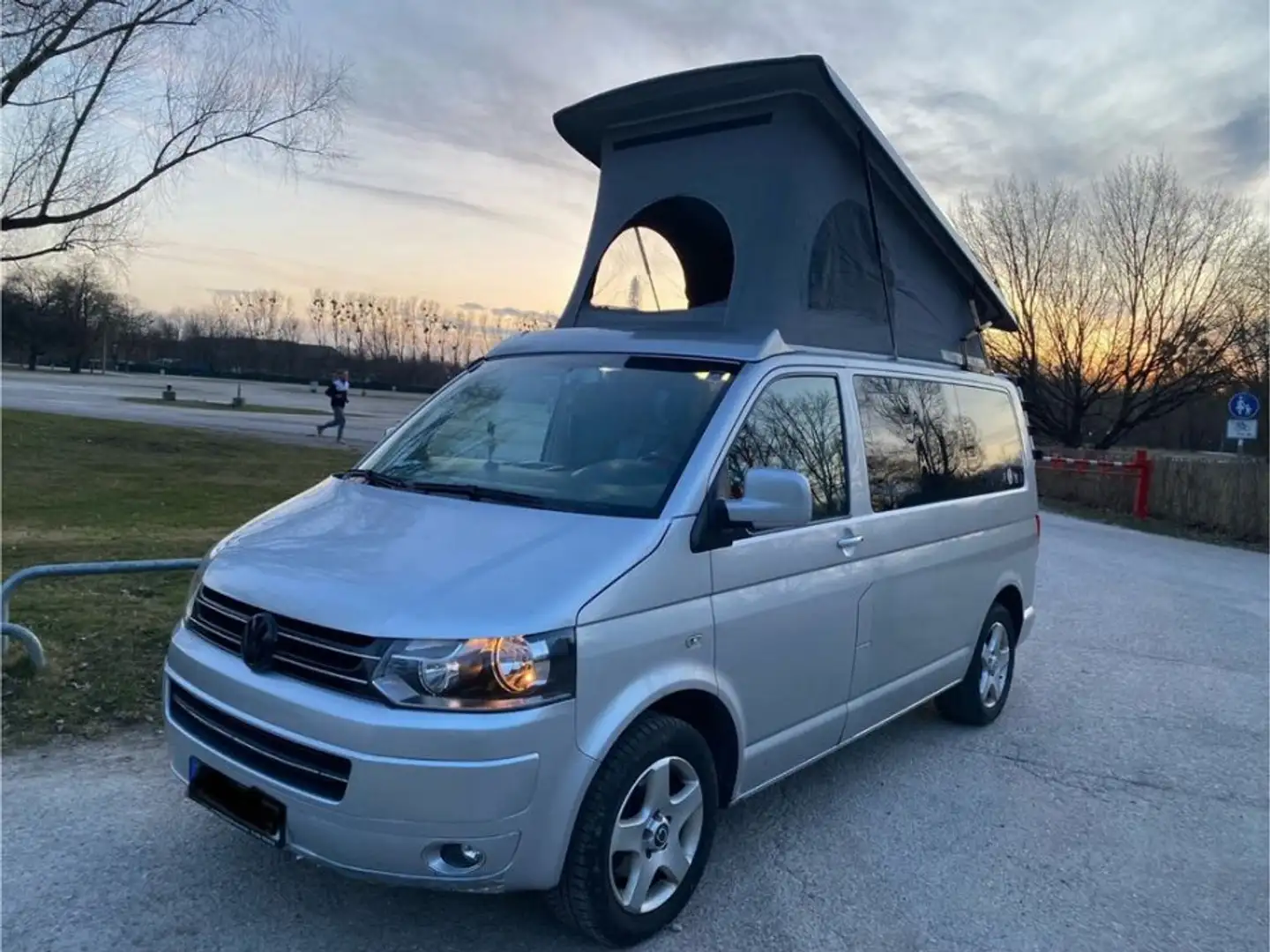 Volkswagen T5 Camper Ezüst - 1