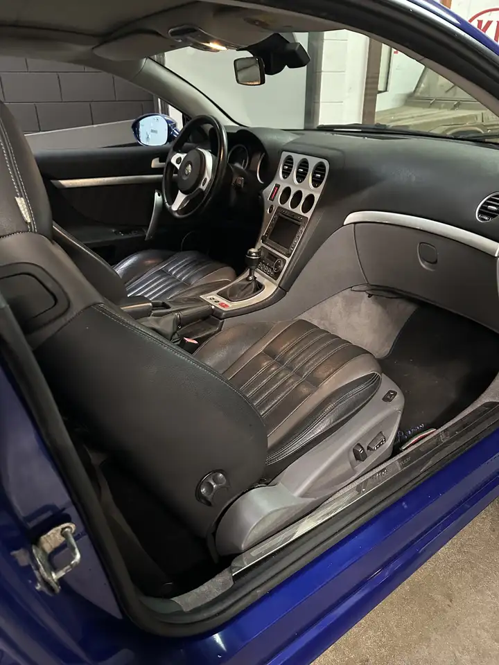 ALFA ROMEO BRERA 3.2 V6 Q4 260ch - 4X4 - SKY WINDOW - CUIR - SIÈGES CHAUFFANTS