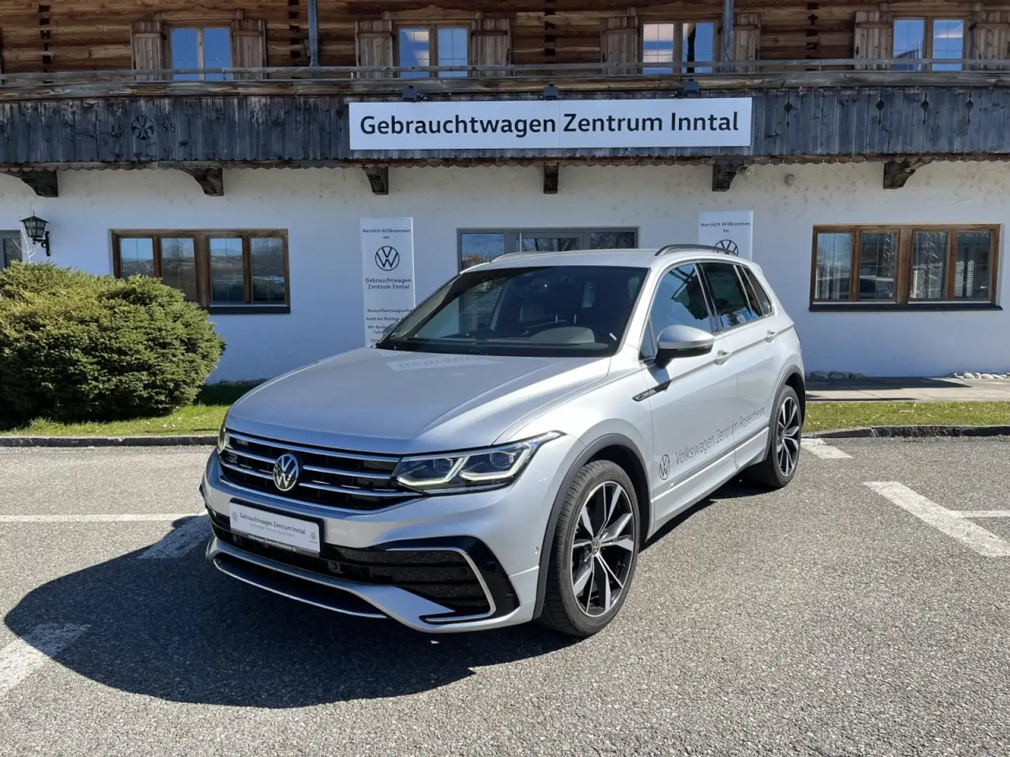 Volkswagen Tiguan 2,0 TDI DSG R-Line (Navi+ACC+RearView) Klima Navi Silber - 2
