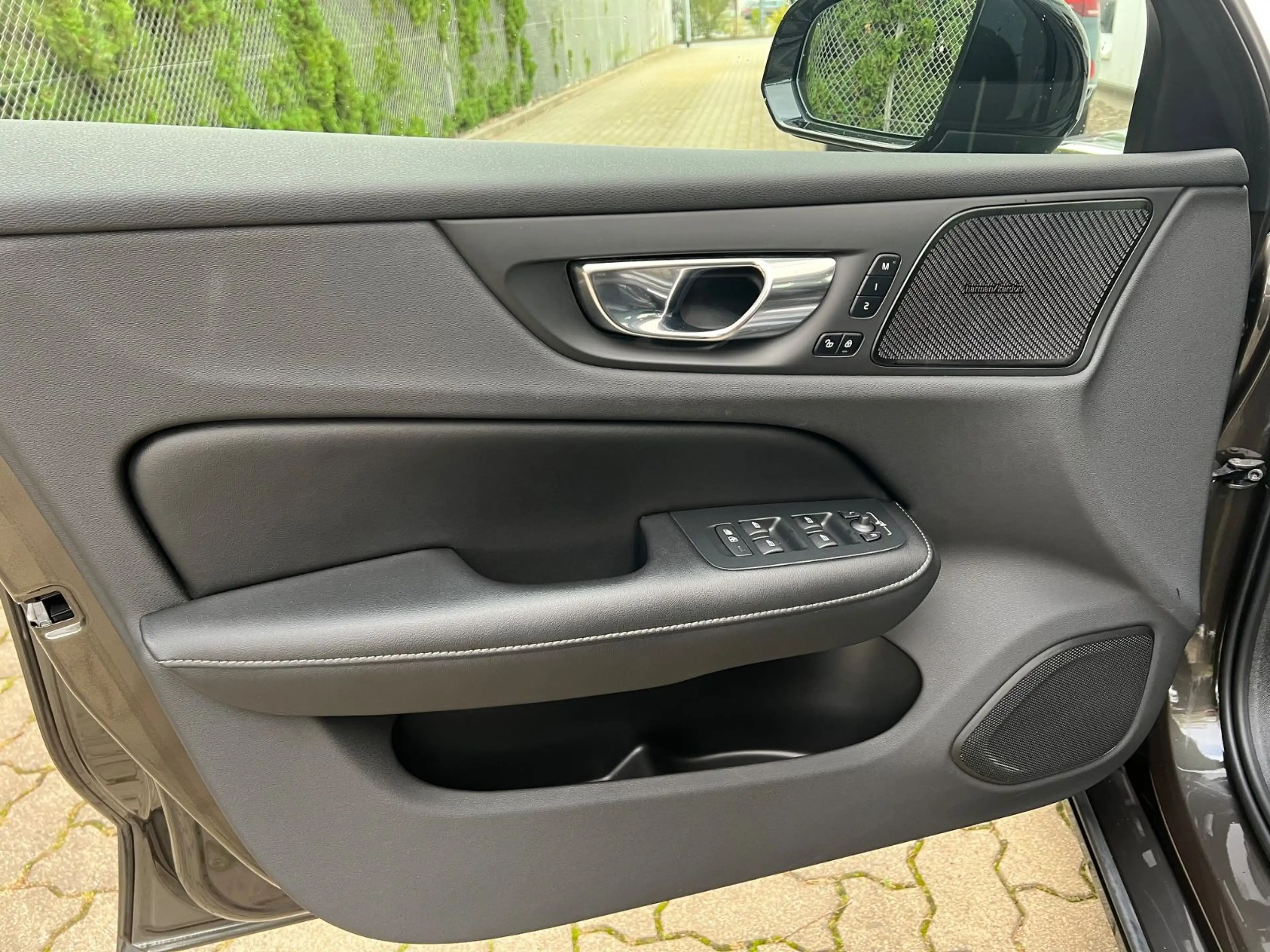 Volvo S60 B4 Automatik R-Design AHK GARANTIE — photo 11