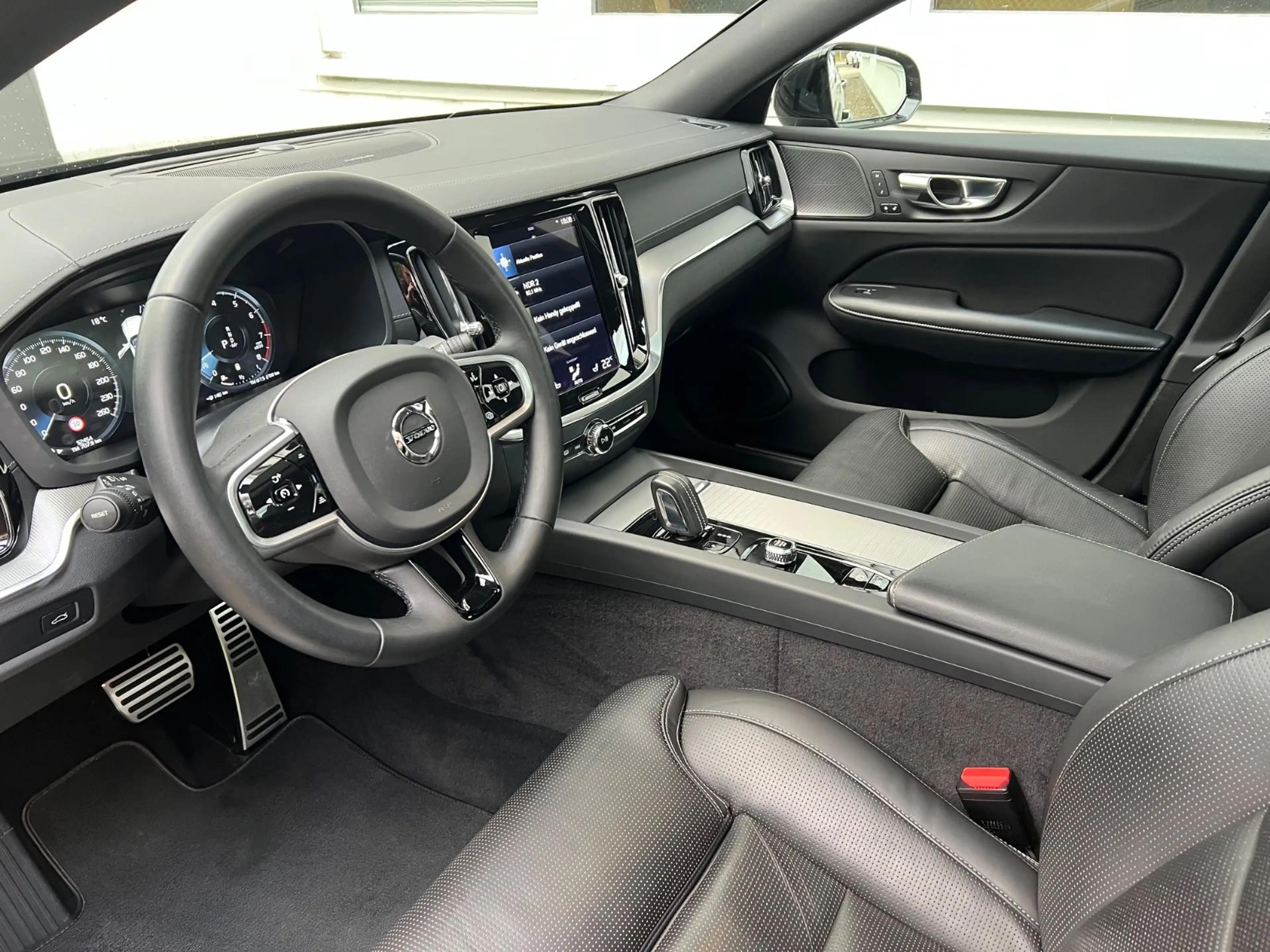 Volvo S60 B4 Automatik R-Design AHK GARANTIE — photo 9