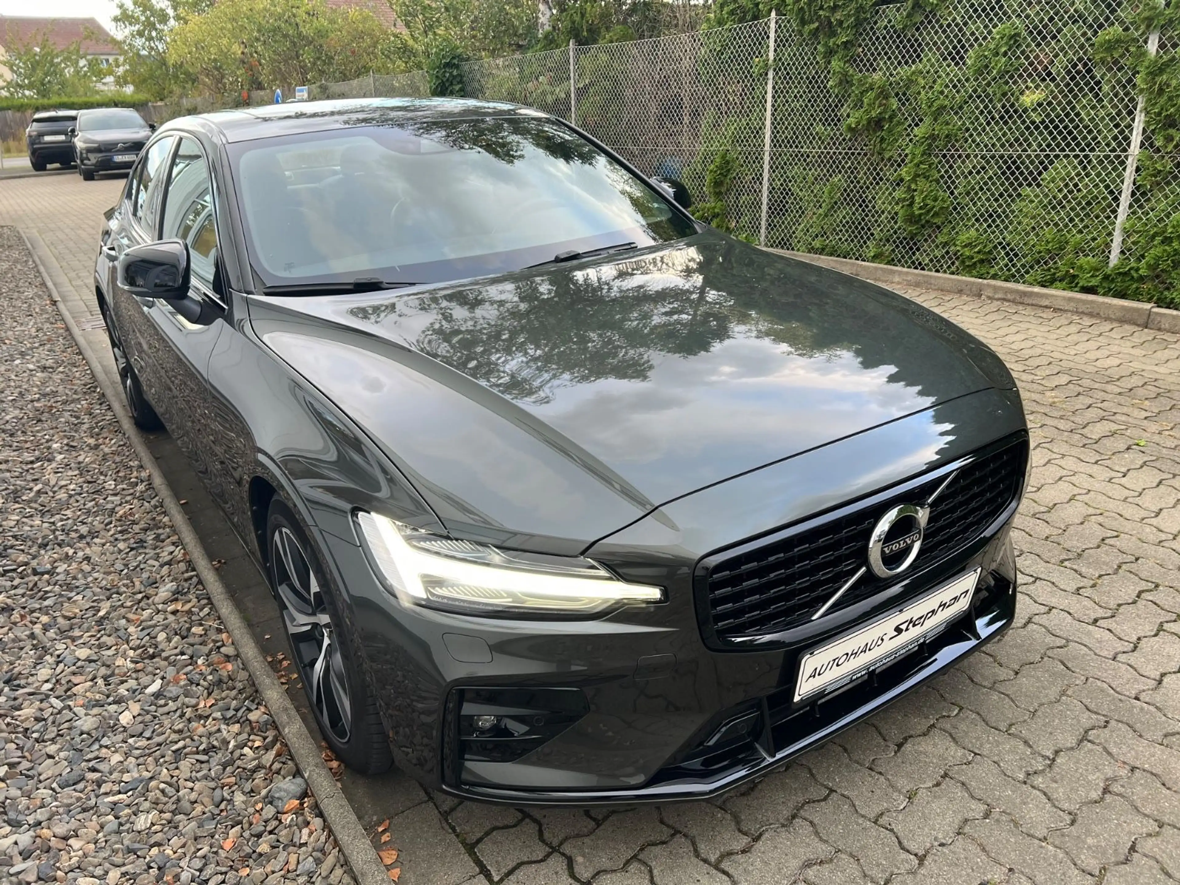 Volvo S60 B4 Automatik R-Design AHK GARANTIE — photo 3