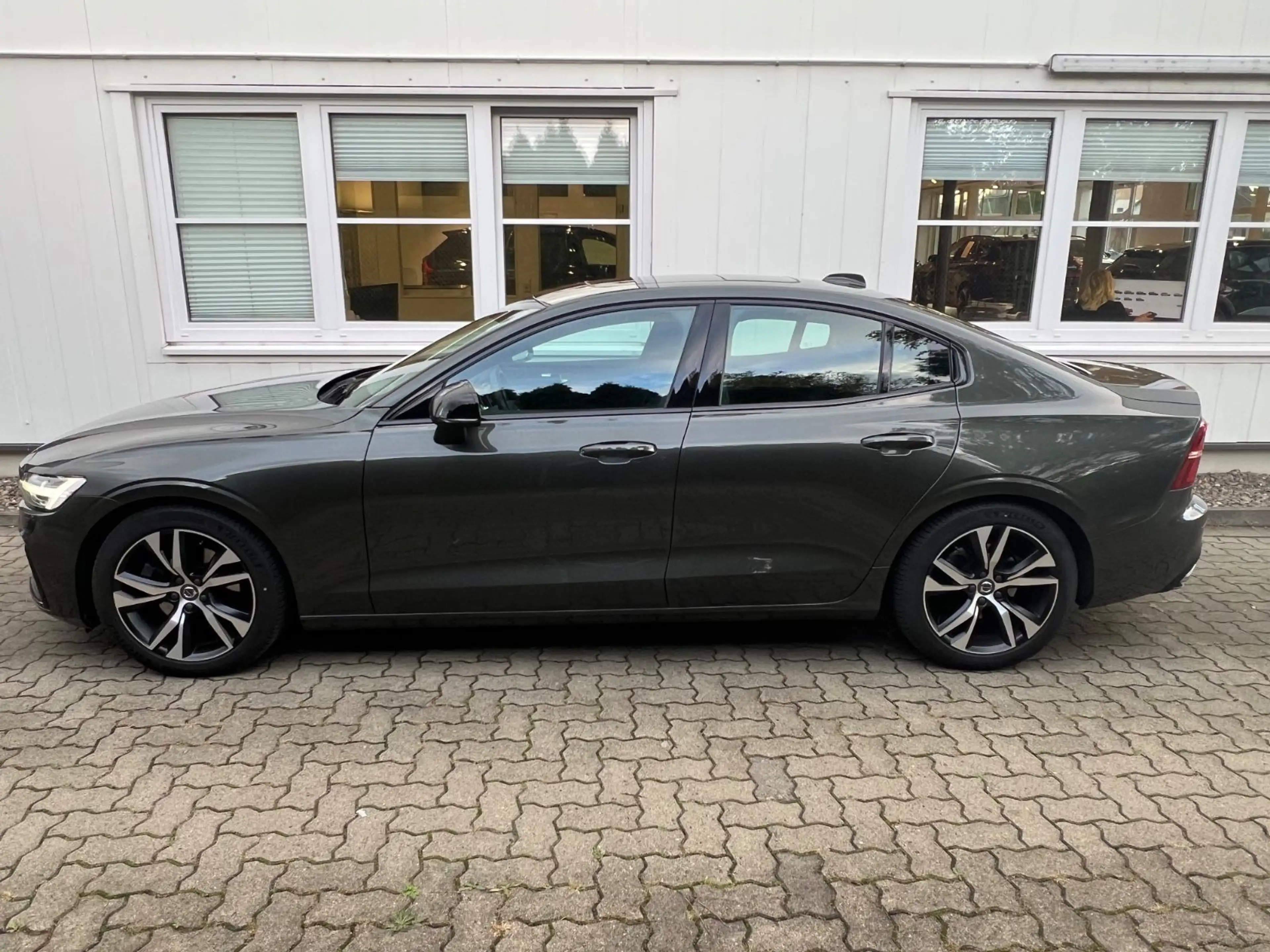 Volvo S60 B4 Automatik R-Design AHK GARANTIE — photo 4