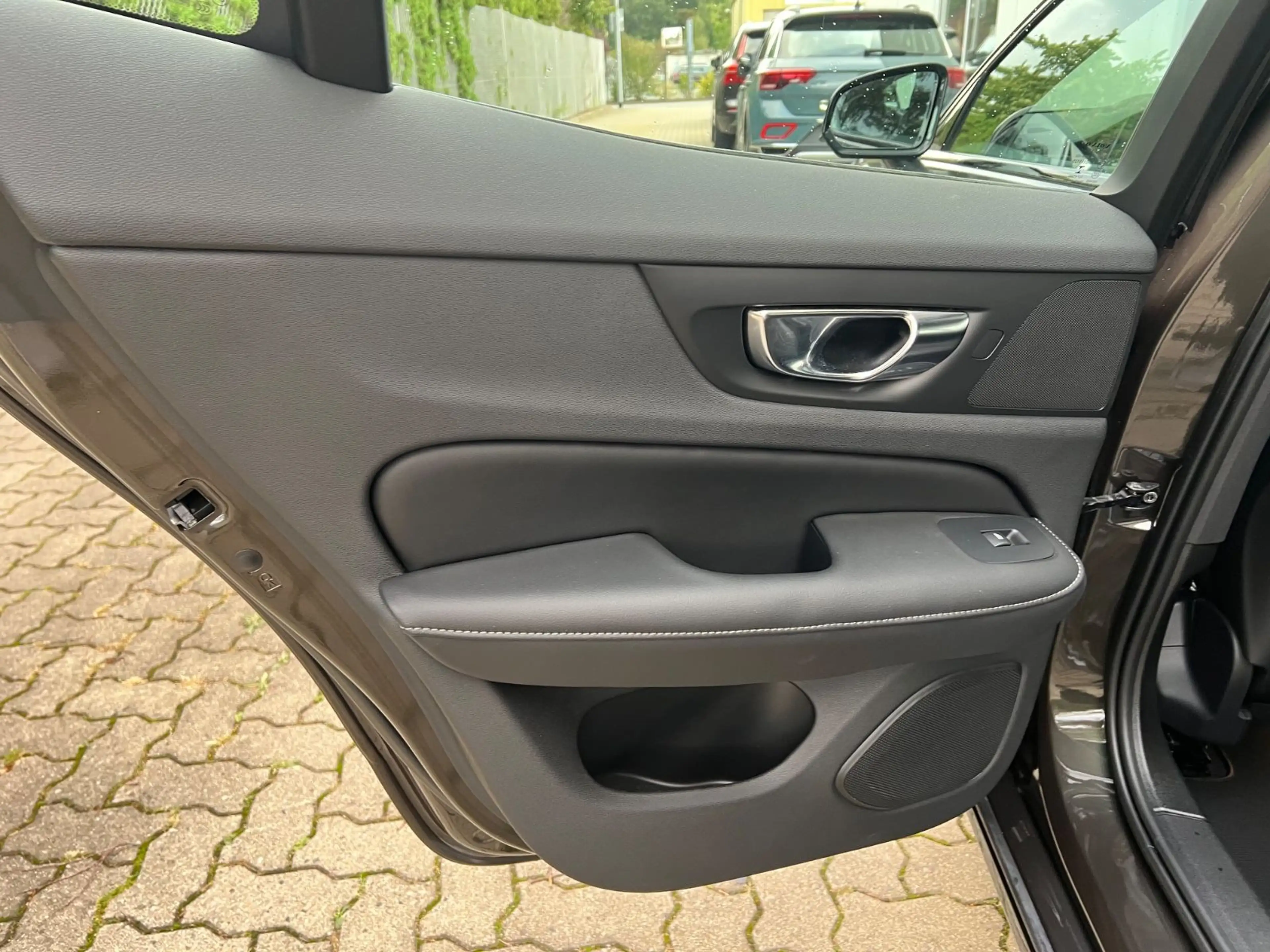 Volvo S60 B4 Automatik R-Design AHK GARANTIE — photo 15