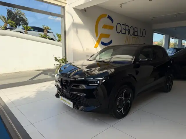 Alfa Romeo Junior 1.2 136 CV Hybrid eDCT6 Speciale tua da €299,00