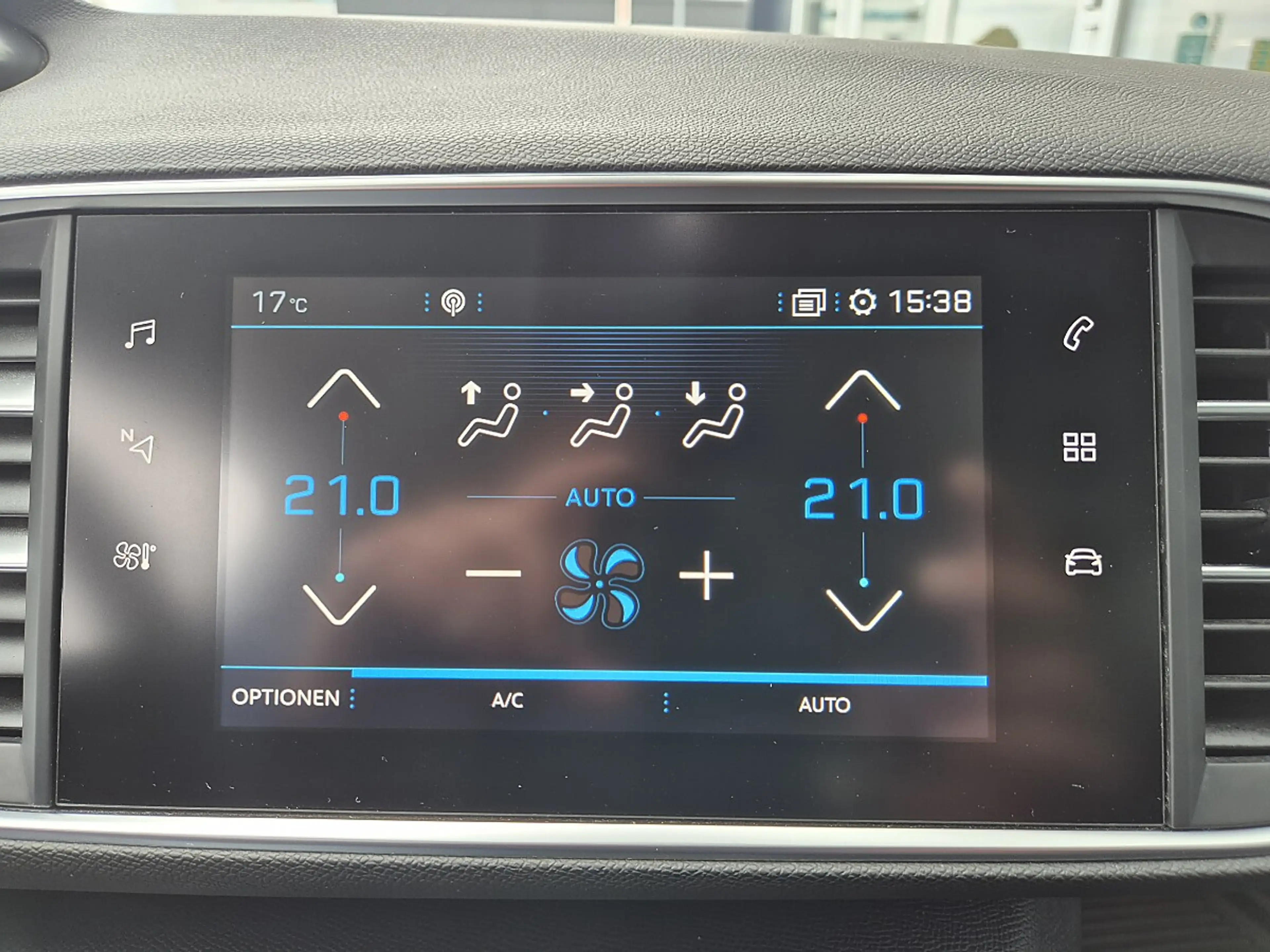 Peugeot 308 1.5 BlueHDi 130 FAP Tech Edition — photo 11