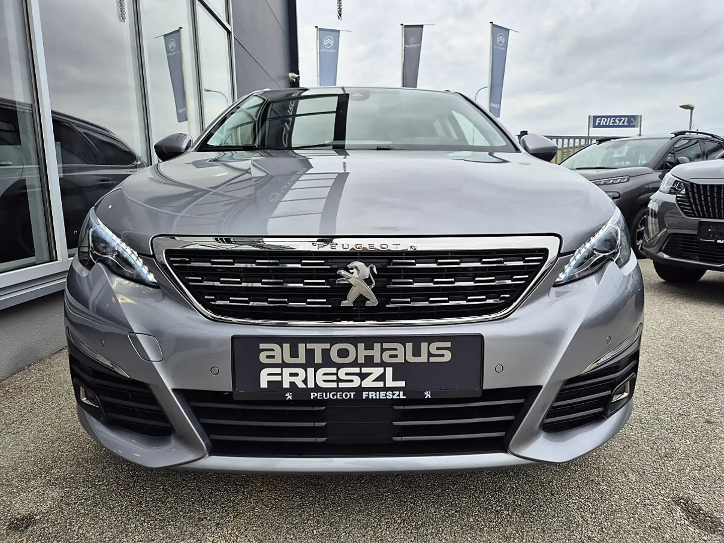 Peugeot 308 1.5 BlueHDi 130 FAP Tech Edition Silber - 2