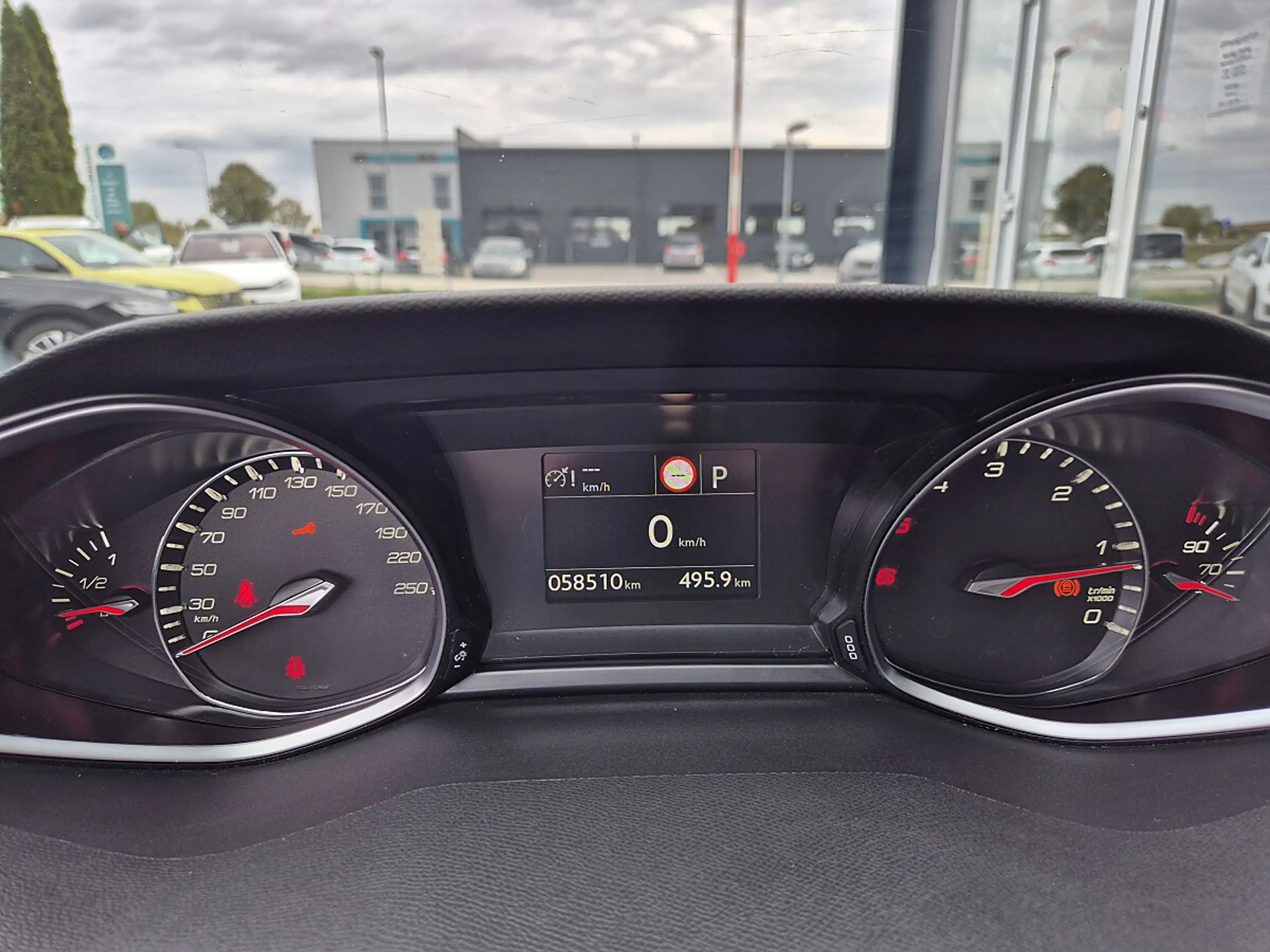 Peugeot 308 1.5 BlueHDi 130 FAP Tech Edition — photo 8